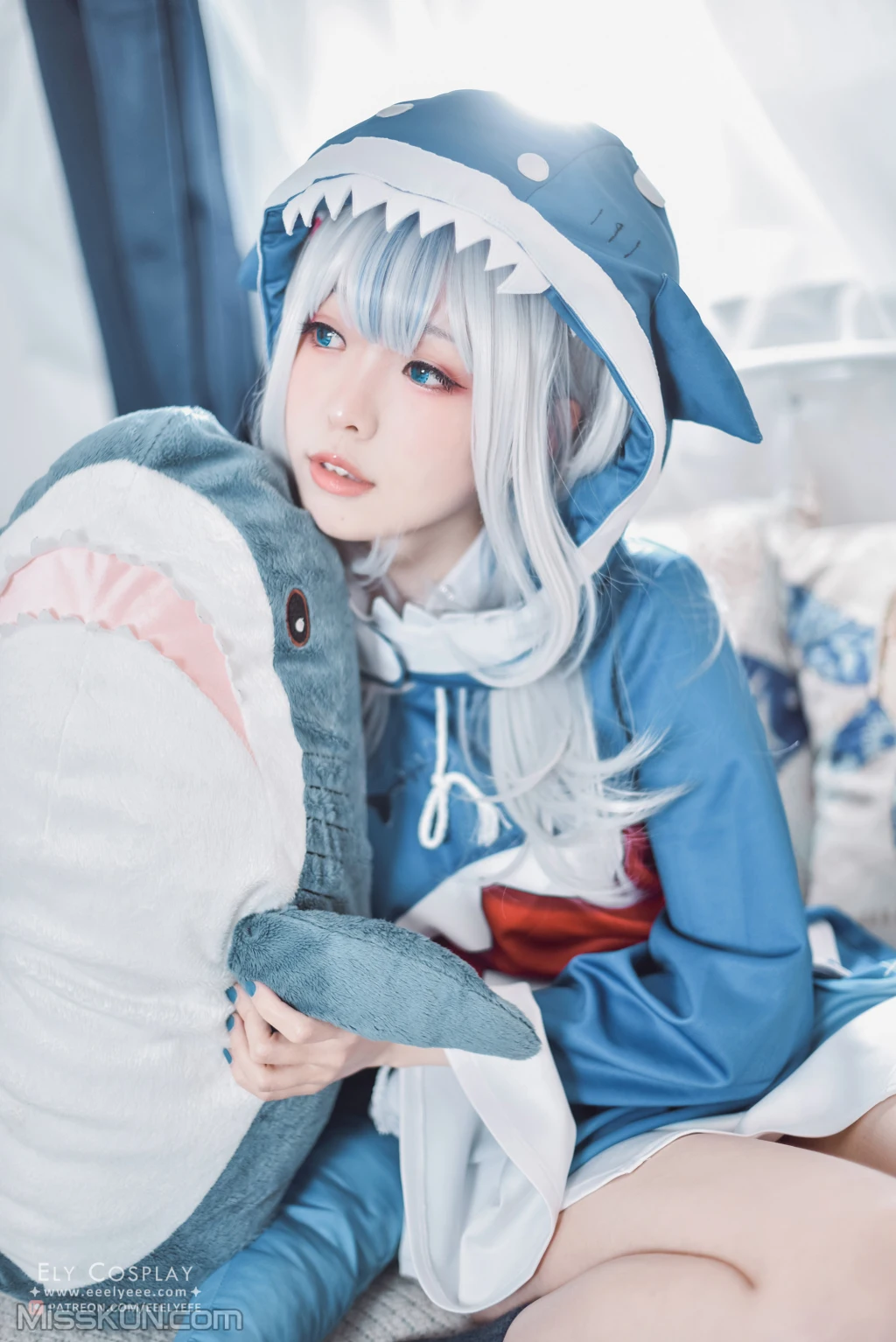 Coser@Ely_eee (ElyEE子): Gawr Gura (44 photos) –插图2