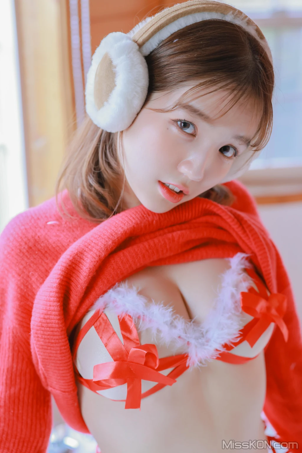 [SWEETBOX] YOONVELY: SWTB Vol.26 – Santa Girl (82 photos )