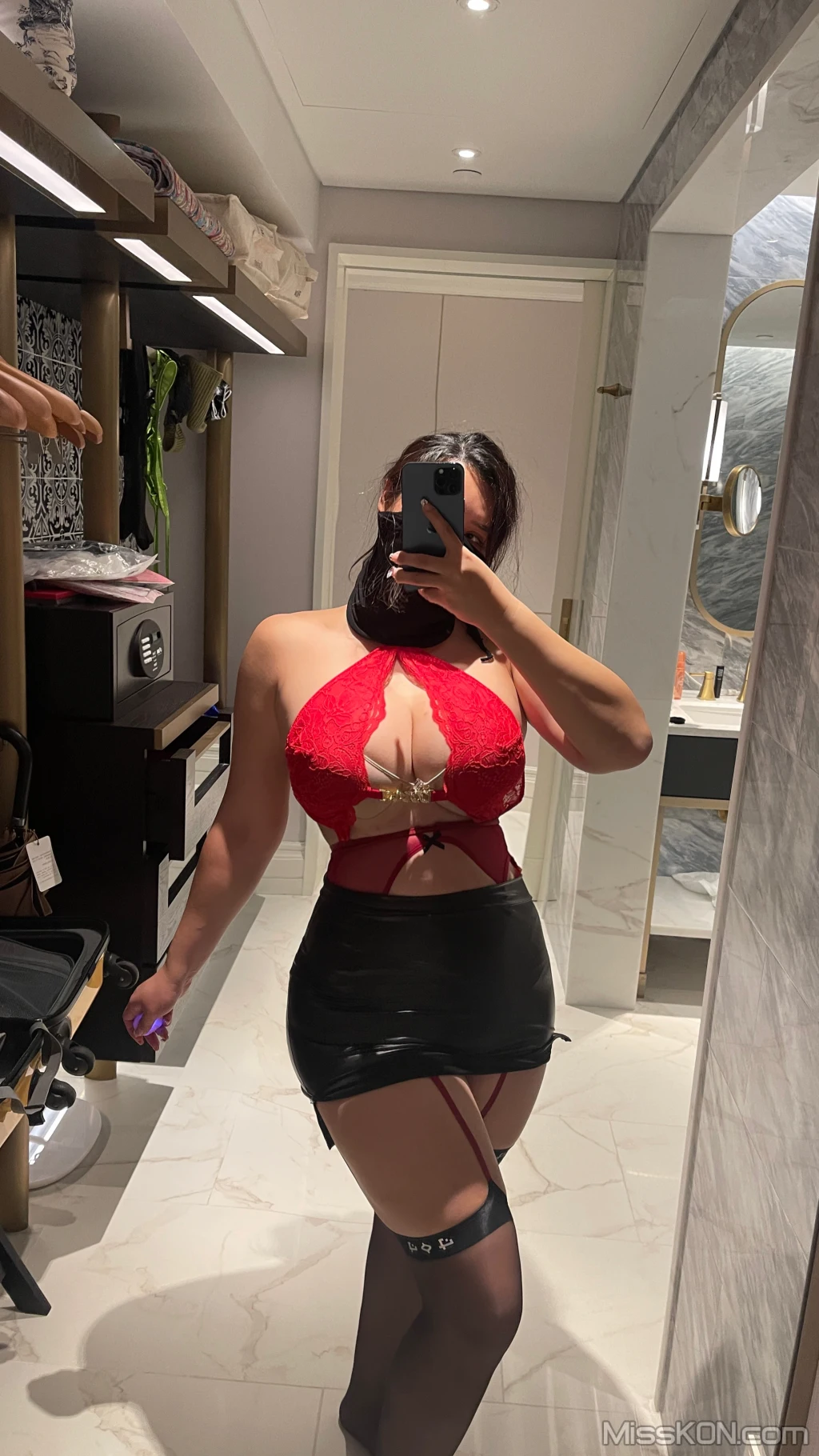 水蜜桃米米: 皮裙吊带袜 (86 photos) – Page 9