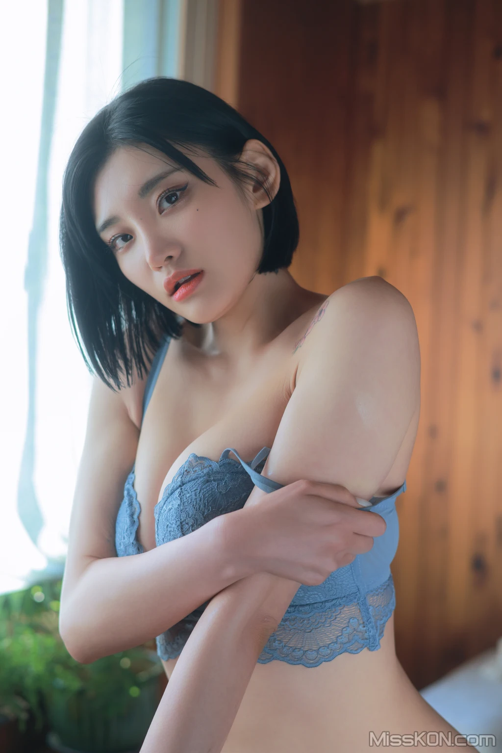 Sula (설아): Blue (169 photos + 2 videos) – Page 6