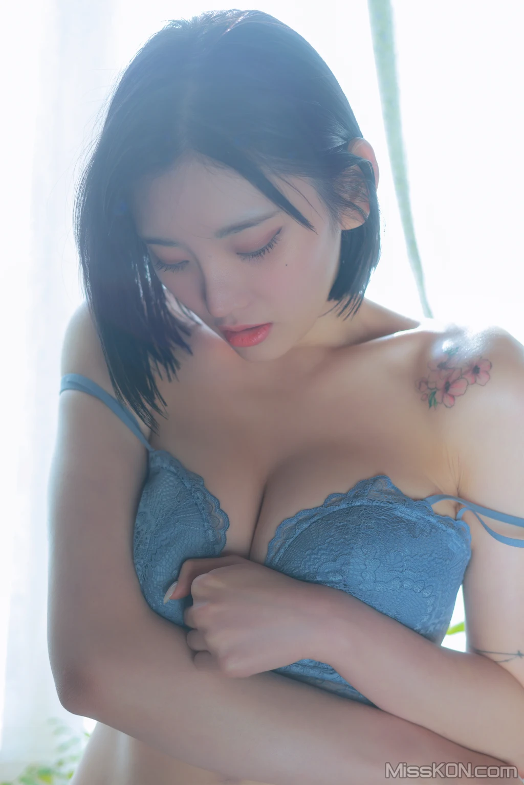 Sula (설아): Blue (169 photos + 2 videos) – Page 8