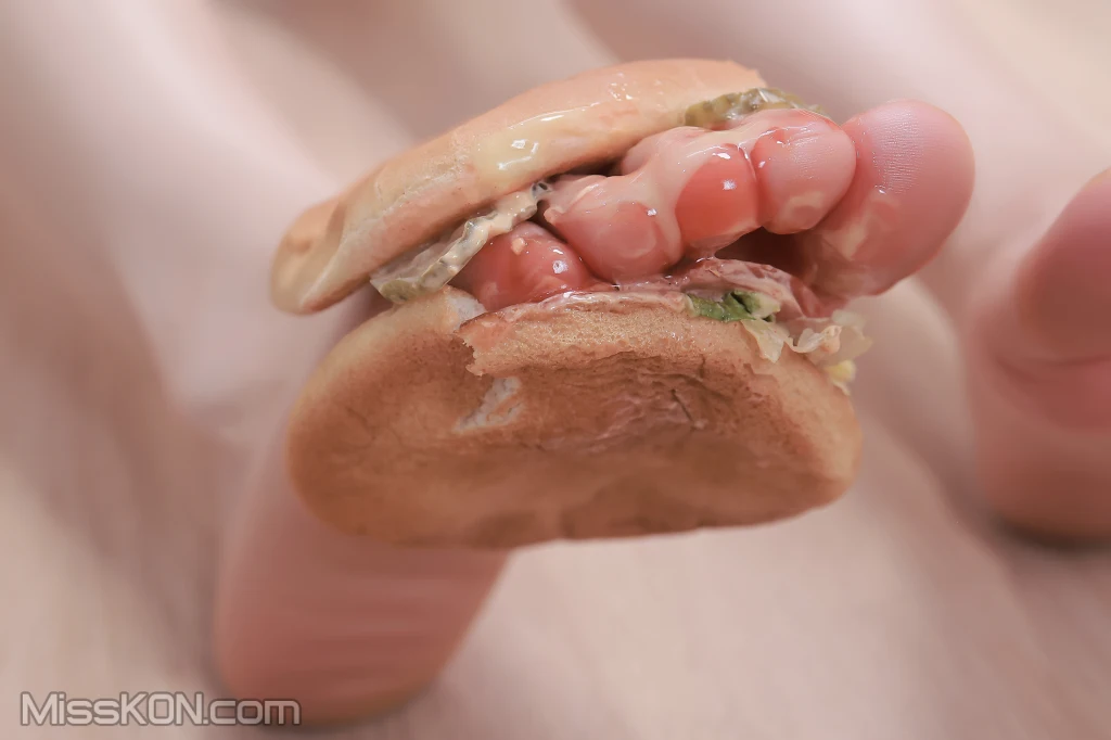 Coser@水淼Aqua: Fantia 24年03月会员订阅 『2月』🍟MC MOMMY🍟 (47 photos)