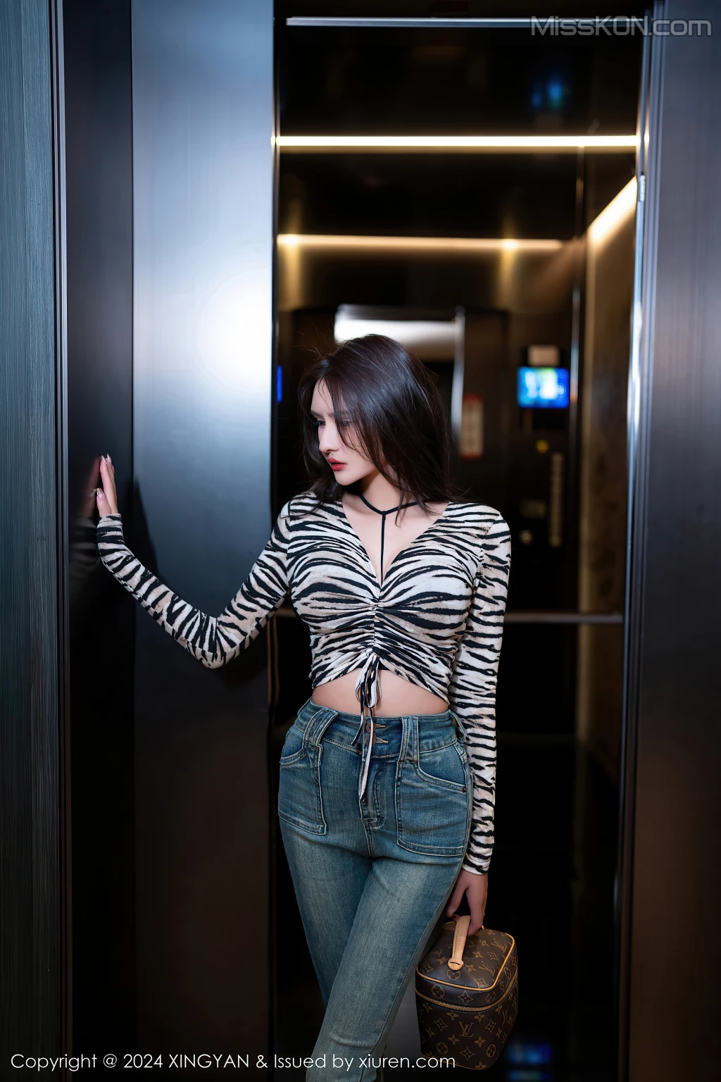 XingYan Vol.224: Emily尹菲 (83 photos)