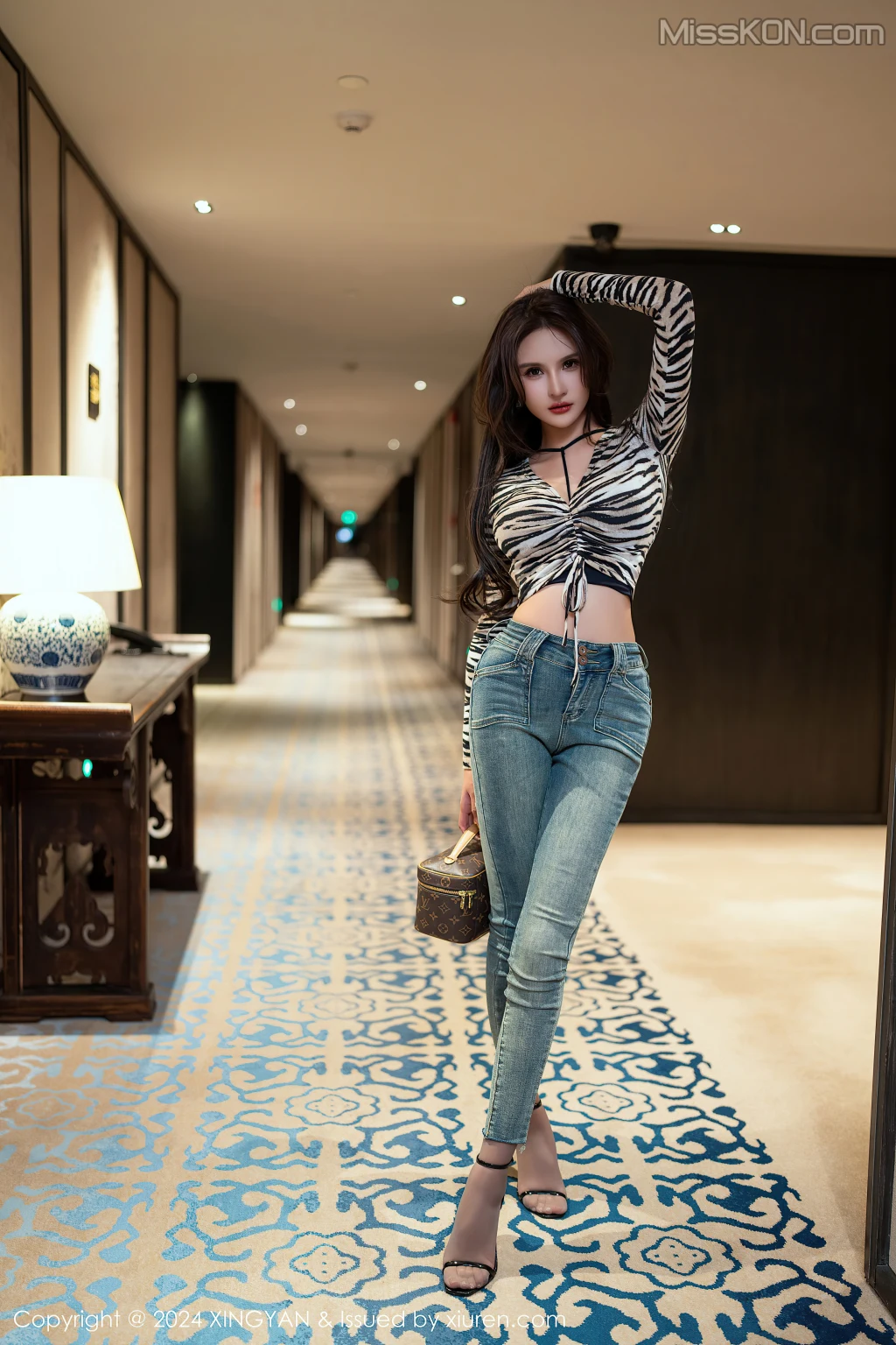 XingYan Vol.224: Emily尹菲 (83 photos)