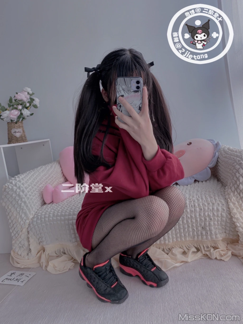 Coser@二阶堂: 红色外套 (83 photos)