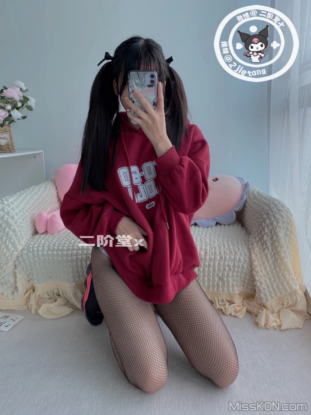 Coser@二阶堂: 红色外套 (83 photos)