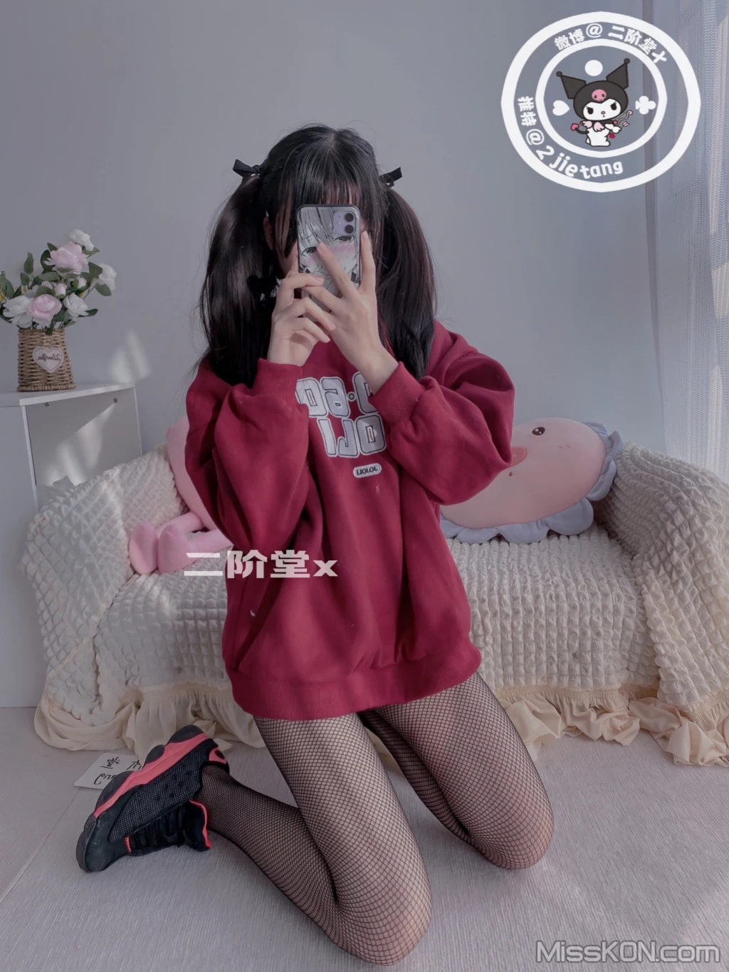 Coser@二阶堂: 红色外套 (83 photos)
