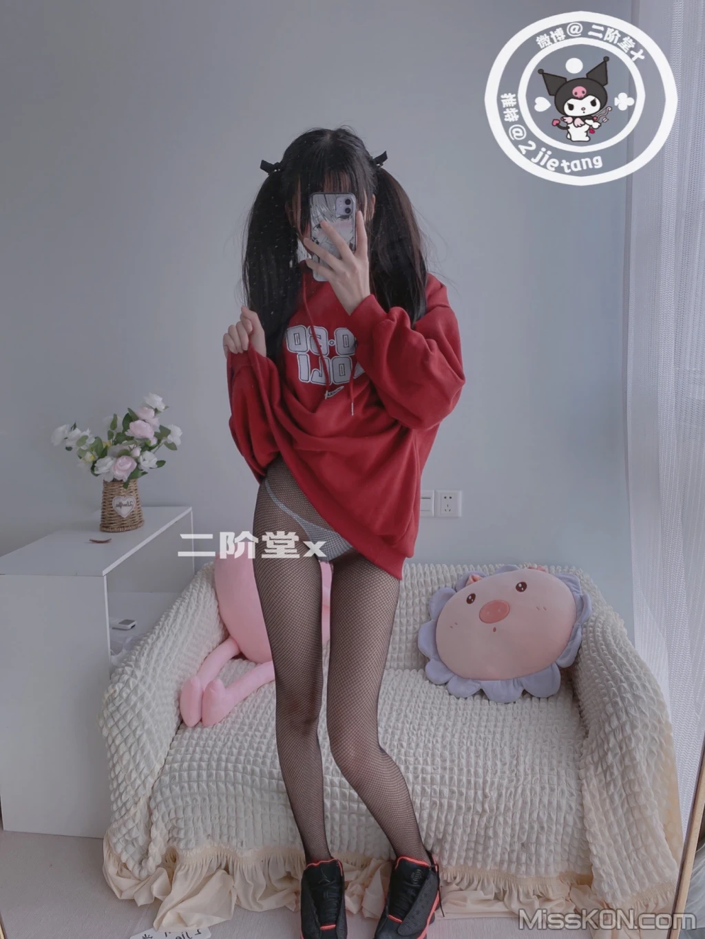 Coser@二阶堂: 红色外套 (83 photos)