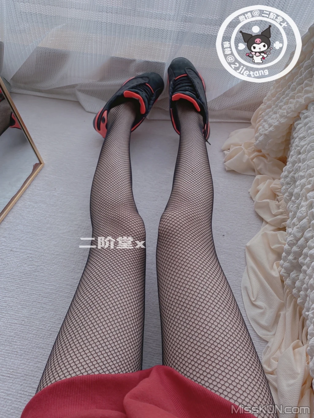 Coser@二阶堂: 红色外套 (83 photos)