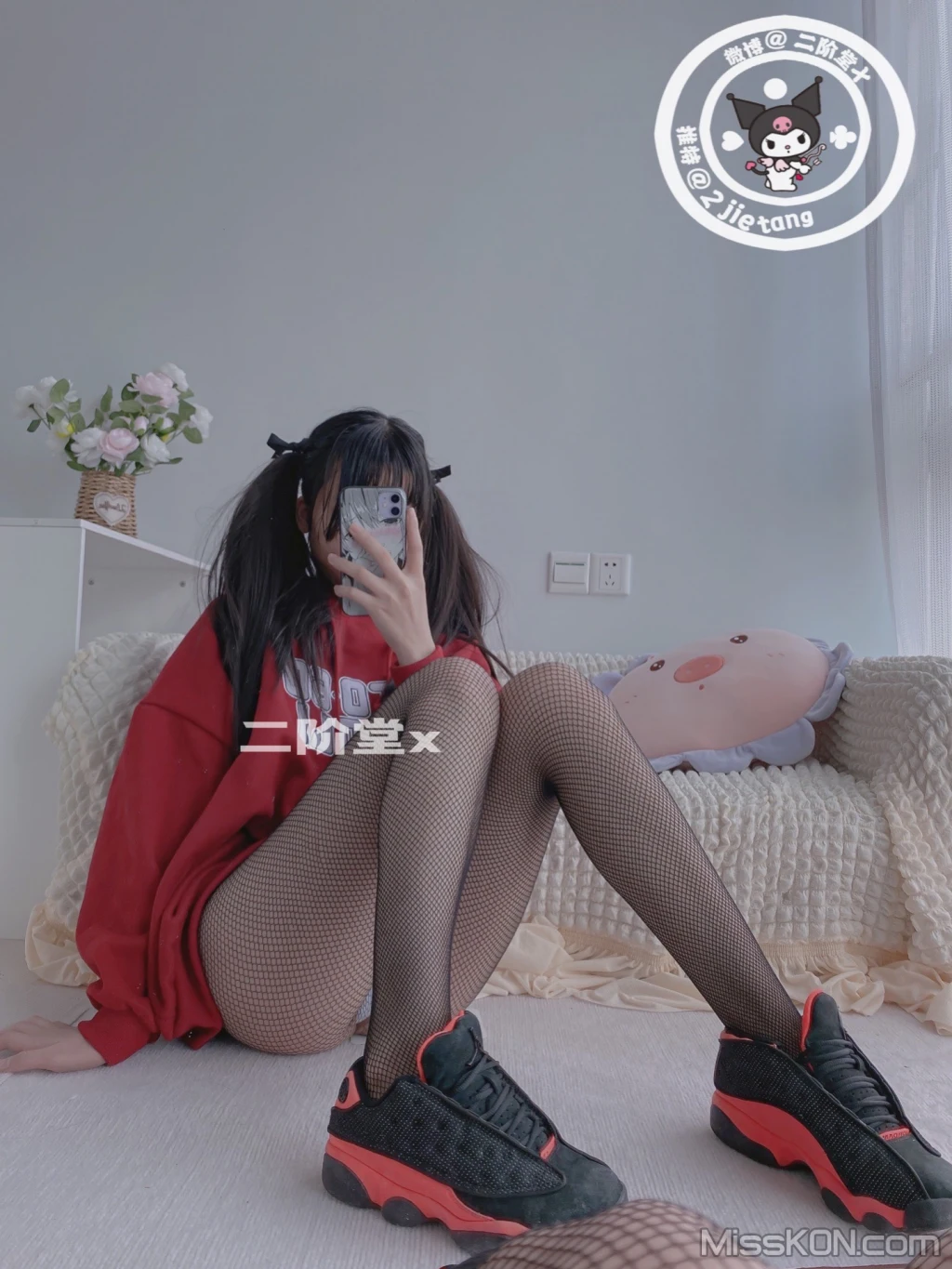 Coser@二阶堂: 红色外套 (83 photos)