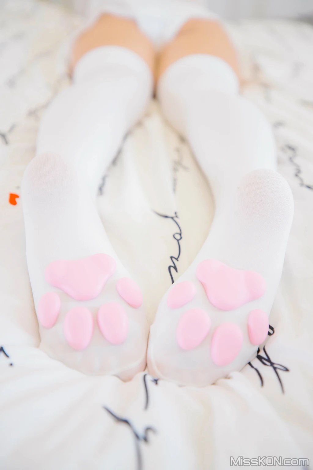Coser@神楽坂真冬 Vol.066: 绝对企画-猫脚女仆《おかえり》 (150 photos + 2 videos) – Page 3