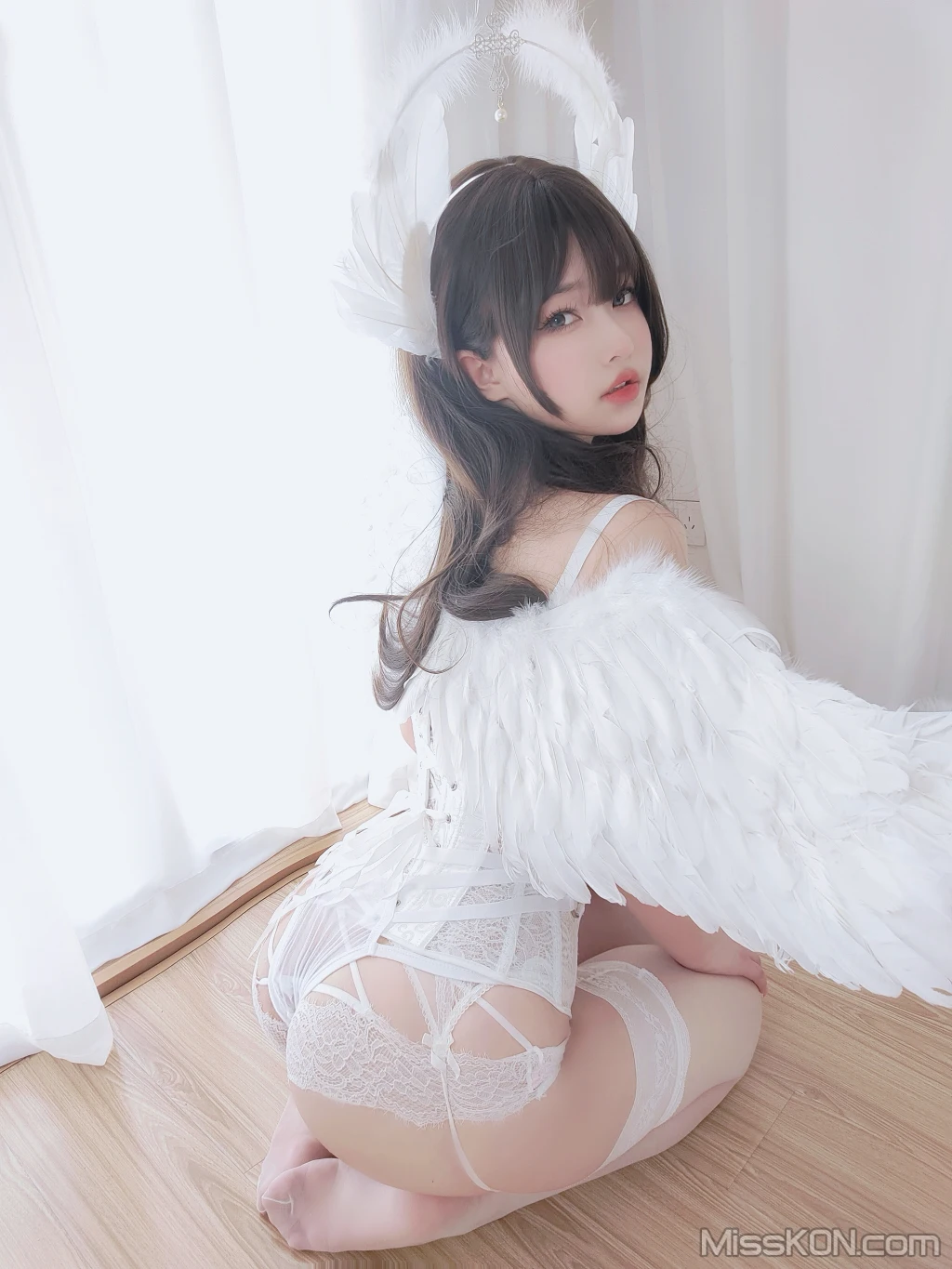 Coser@女主K: 工口天使 (100 photos)