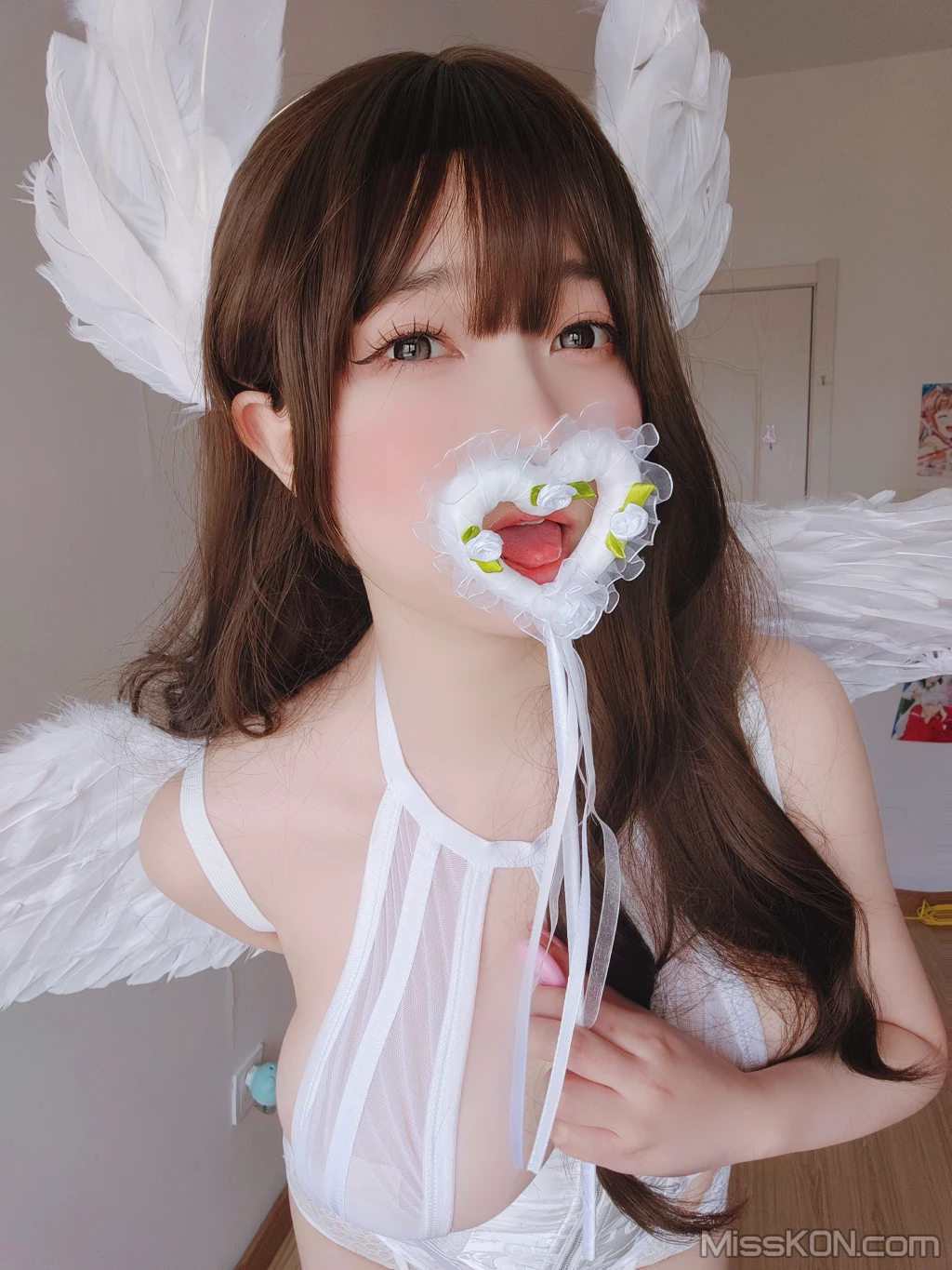Coser@女主K: 工口天使 (100 photos)