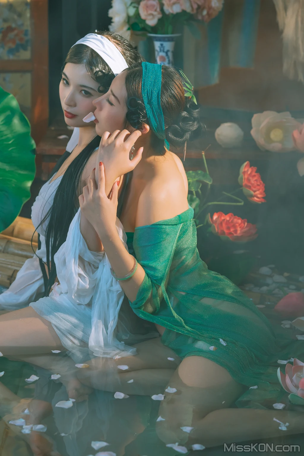 Coser@云溪溪 (Yunx1x1) Vol.083: 奶桃桃&轩萧学姐 – 白娘子&青蛇 (26 photos + 1 videos) – Page 2