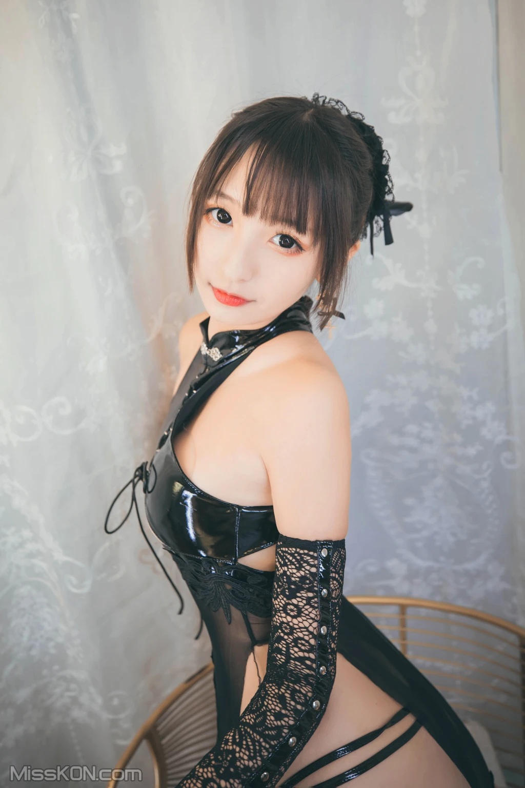 Coser@神楽坂真冬 Vol.068: 绝对企画-黑白旗袍《風と月》 (150 photos + 2 videos) – Page 12