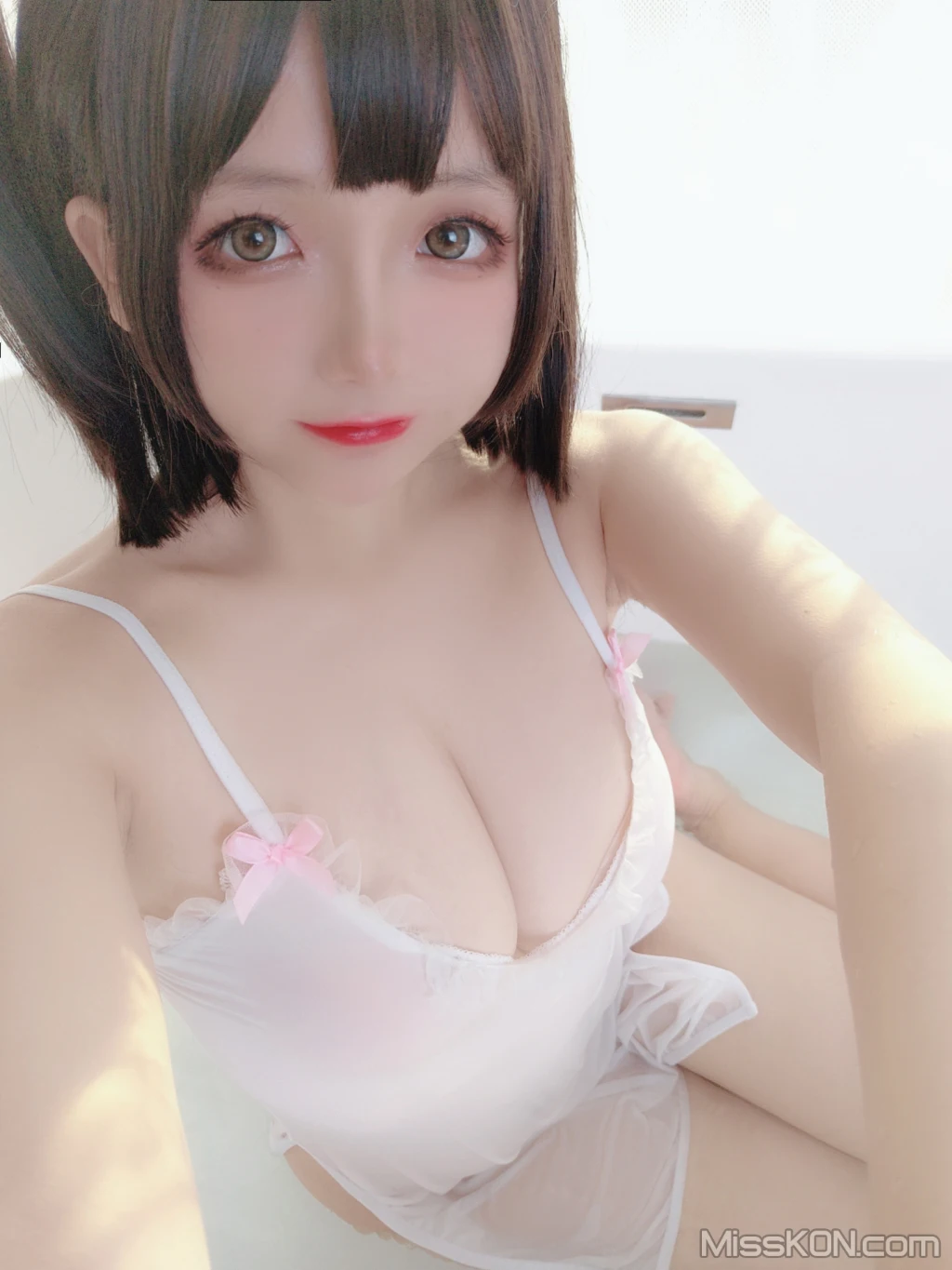 Coser@日奈娇: 湿身小白裙 (97 photos)