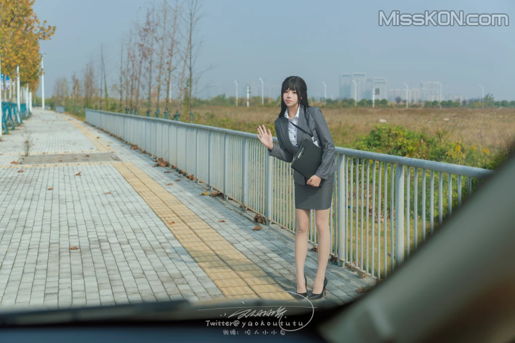 Coser@黏黏团子兔: 业务部潜规则 小剧场 (74 photos )