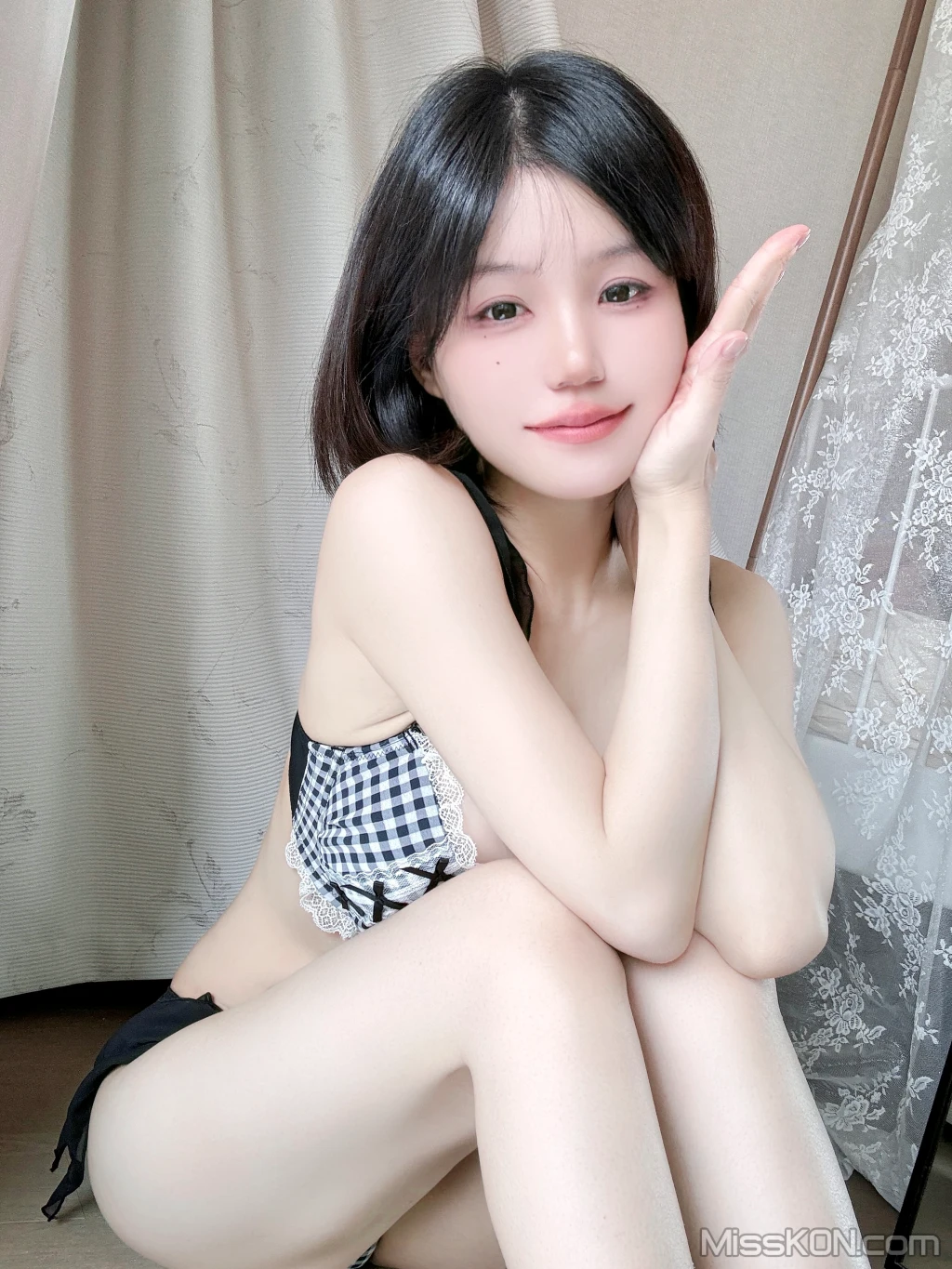 Coser@小仓千代w: 2024年04月fantia会员合集 (80 photos)