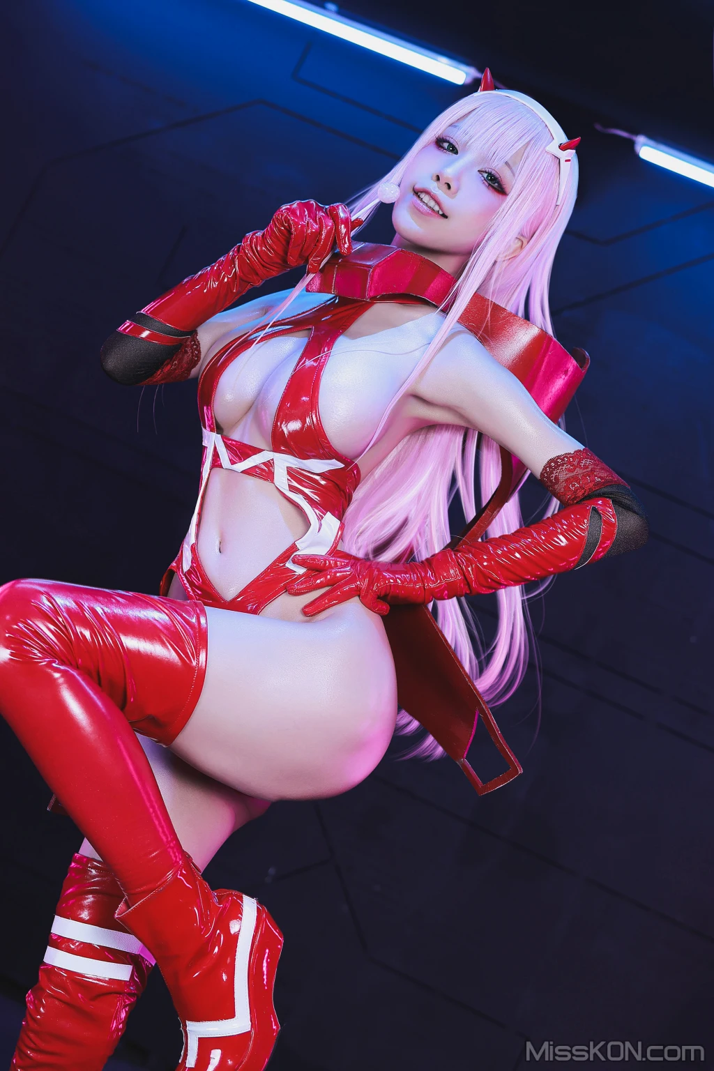 Coser@水淼Aqua: Zero Two (81 photos)