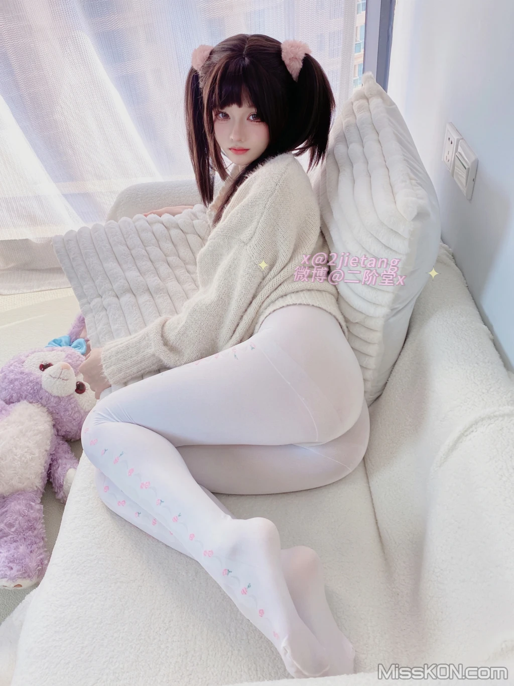 Coser@二阶堂: 白丝毛衣 (50 photos)
