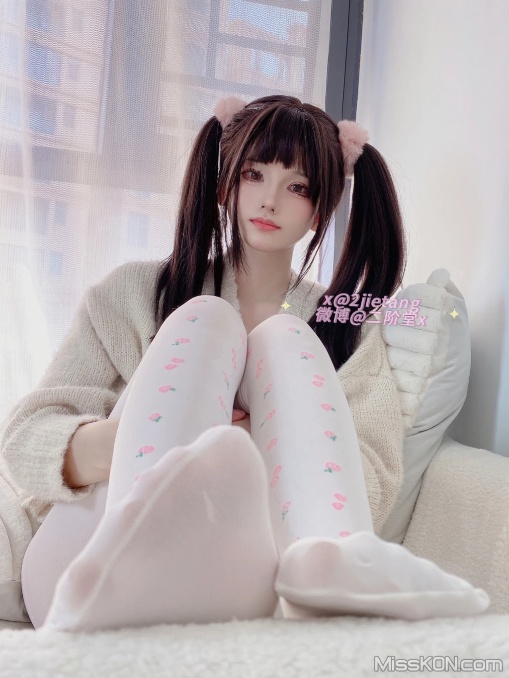 Coser@二阶堂: 白丝毛衣 (50 photos)