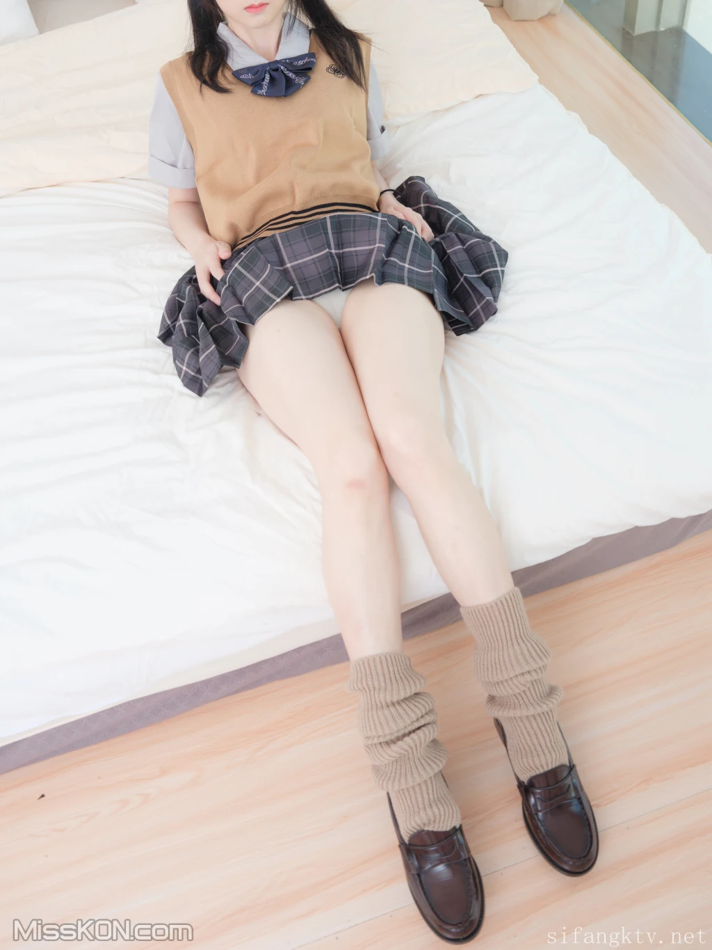 [紧急企划] R18 奶糖: 初恋般的感觉 (99 photos + 1 video) – Page 2