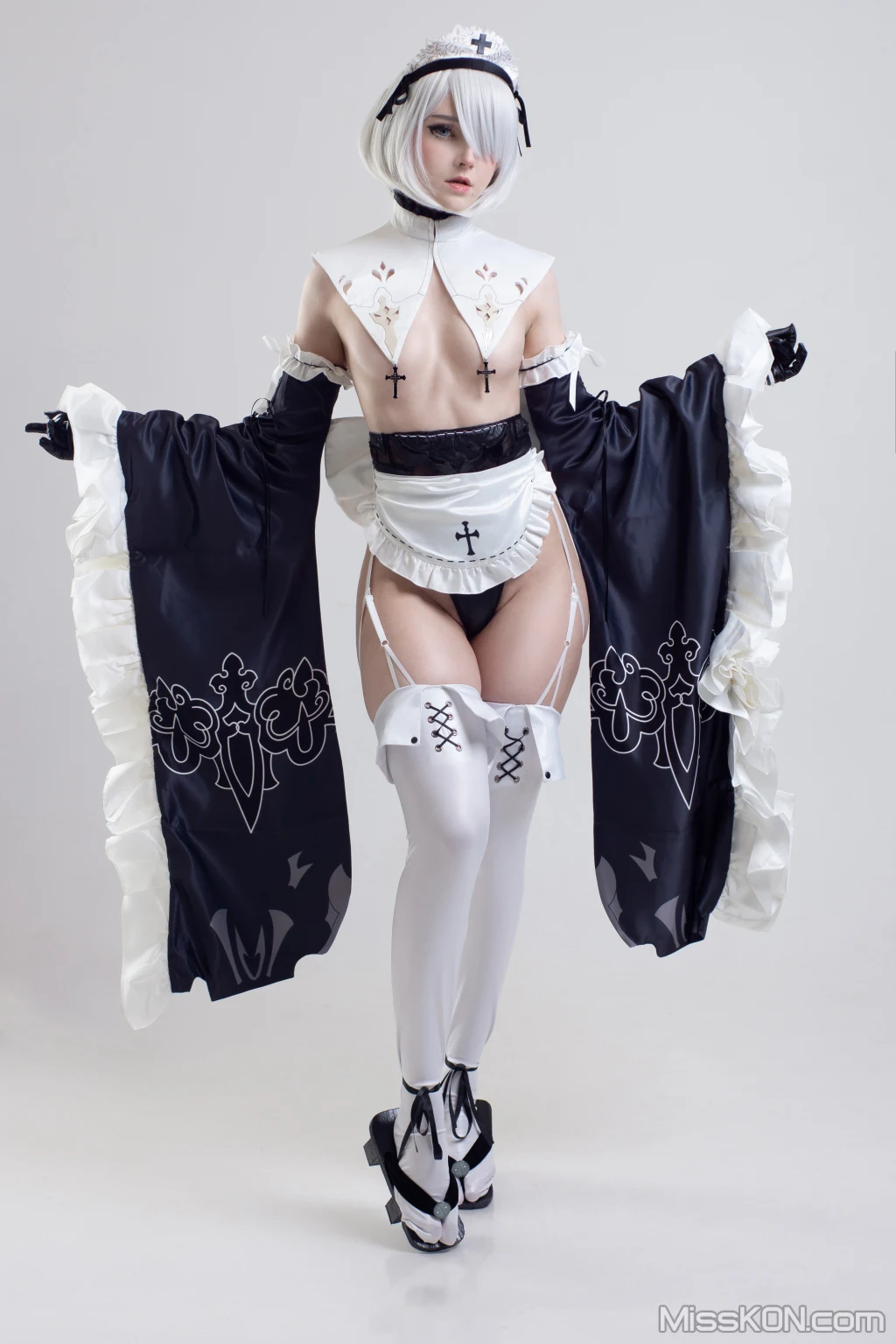Coser@Candy_Ball: Maid 2B (24 photos)