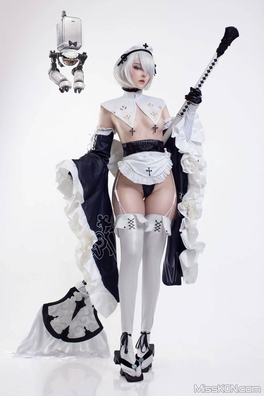 Coser@Candy_Ball: Maid 2B (24 photos)