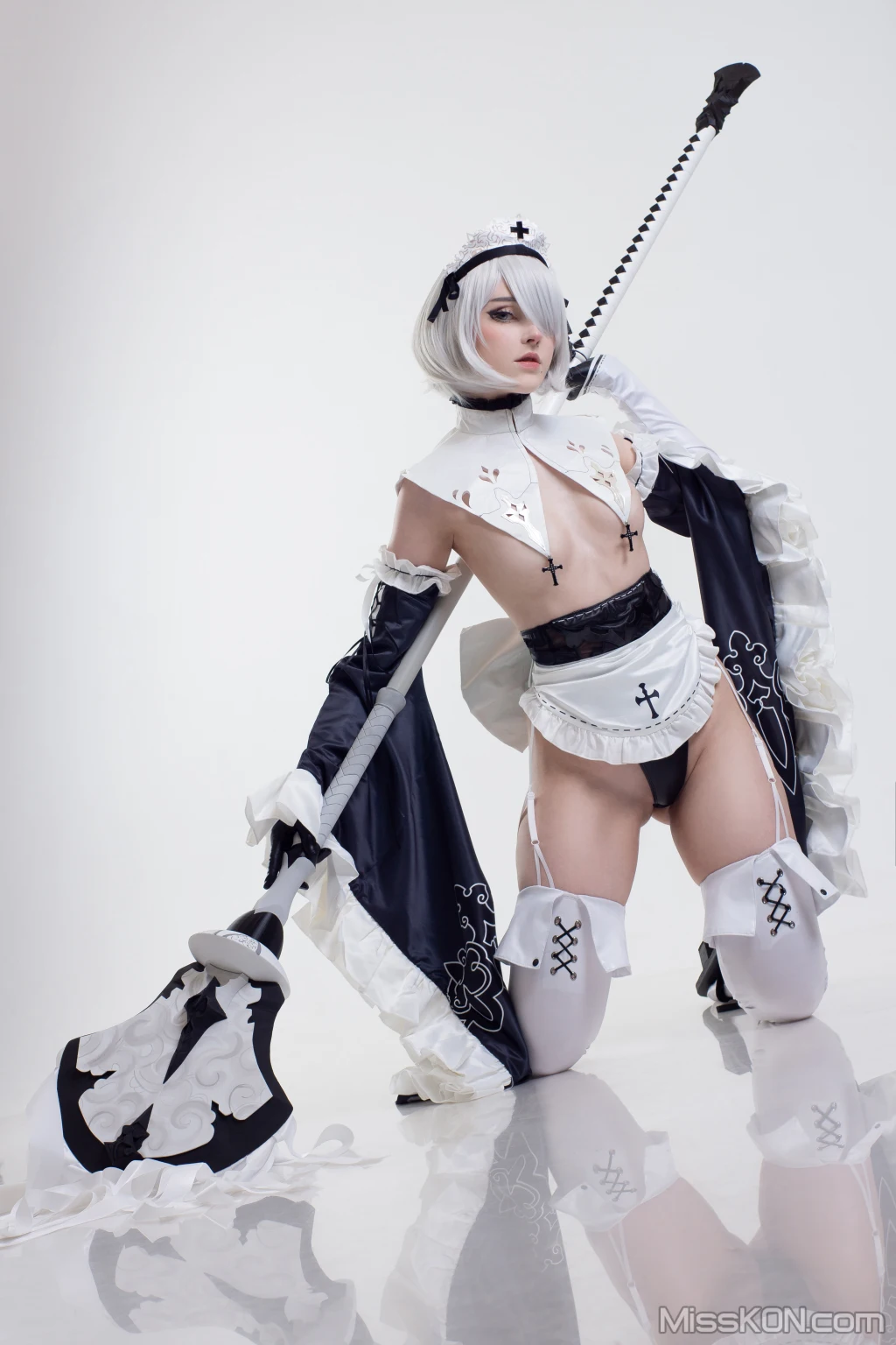 Coser@Candy_Ball: Maid 2B (24 photos)