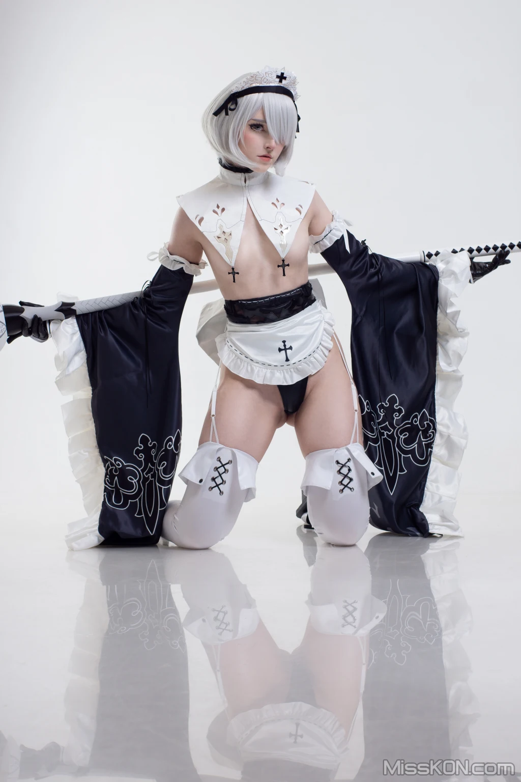 Coser@Candy_Ball: Maid 2B (24 photos)
