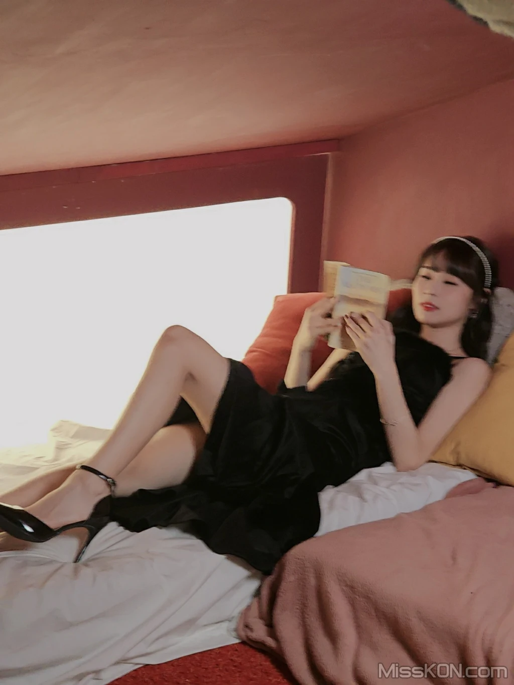 Coser@泥泥汝: 女仆与小屋 (218 photos + 14 videos) – Page 9