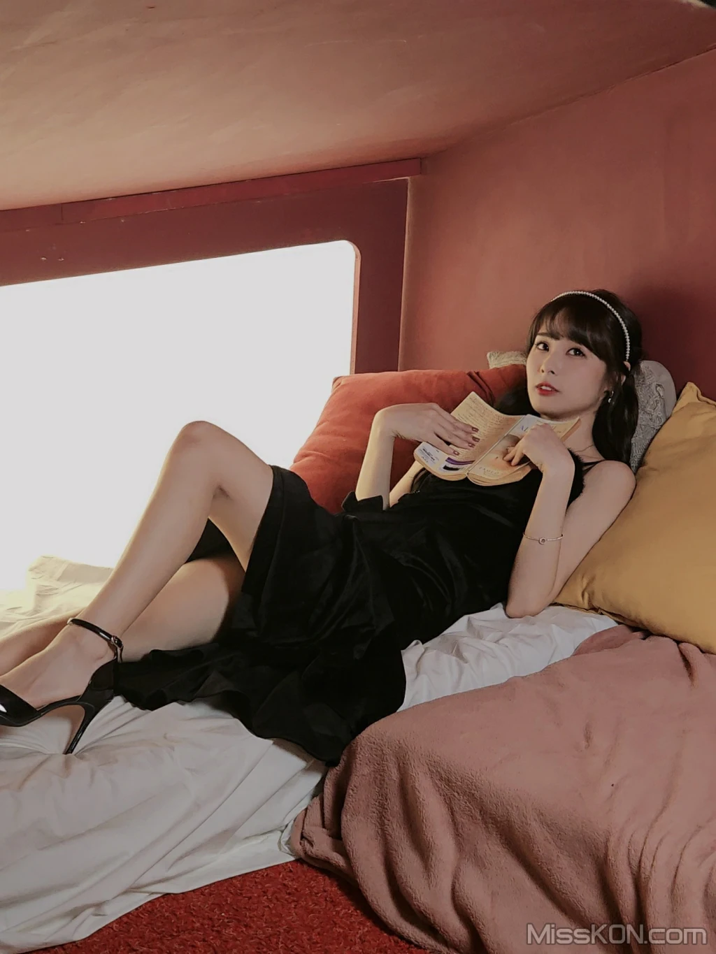 Coser@泥泥汝: 女仆与小屋 (218 photos + 14 videos) – Page 10
