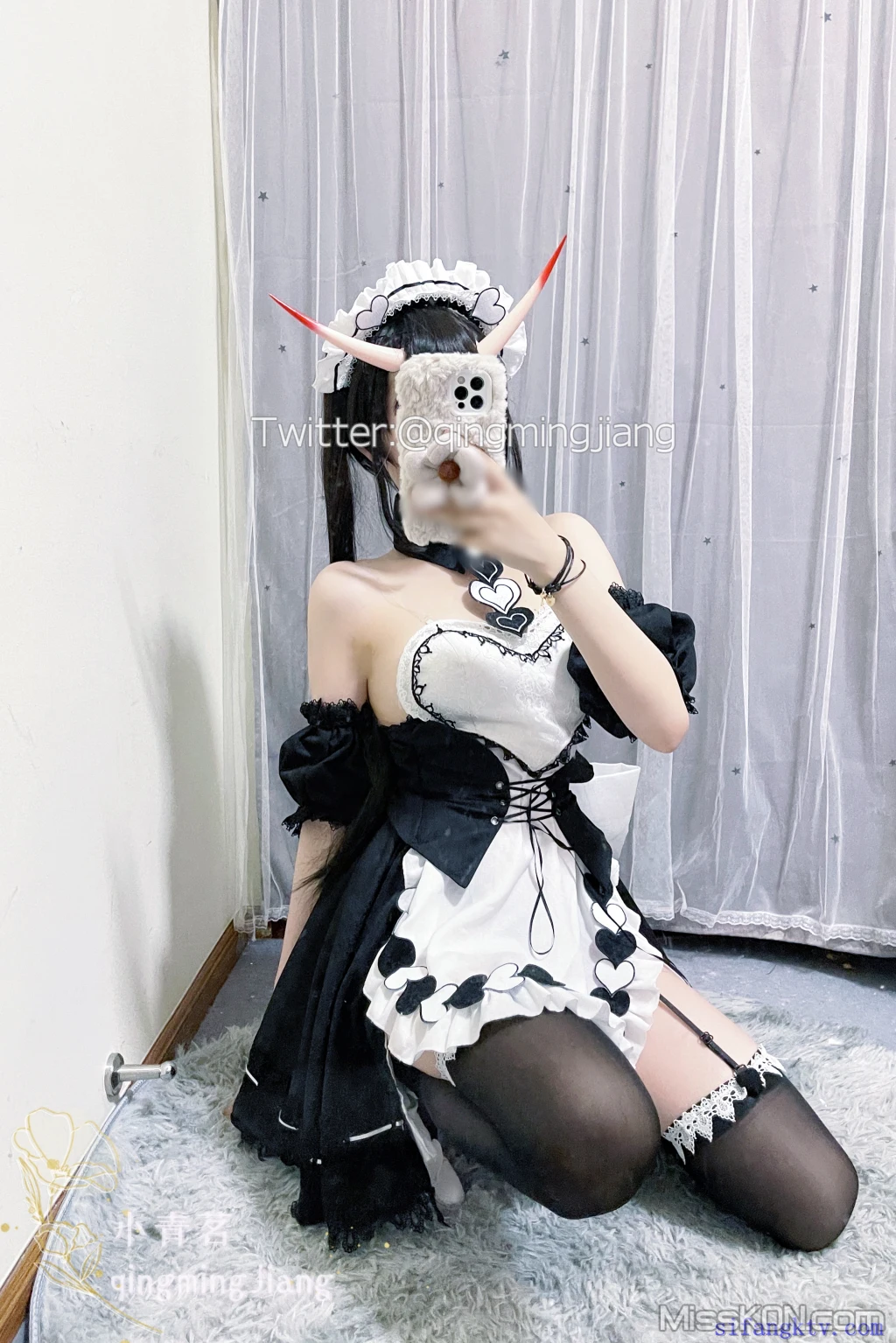 Coser@小青茗: 黑丝女仆 (42 photos + 1 video)