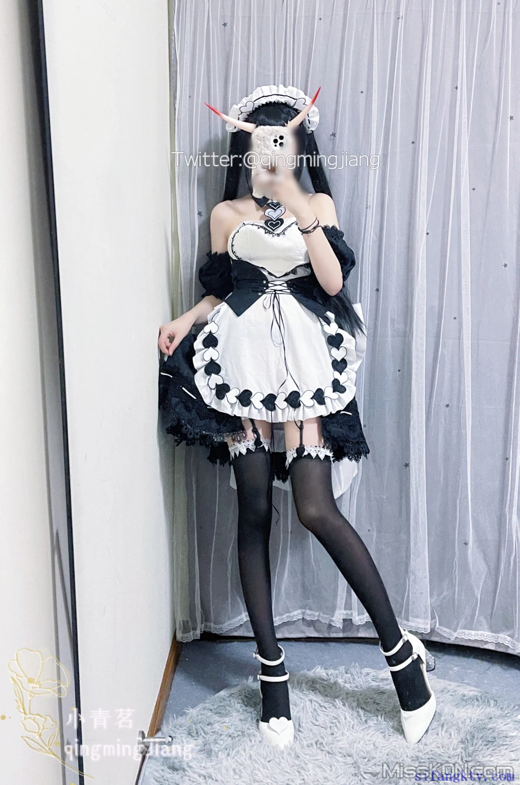 Coser@小青茗: 黑丝女仆 (42 photos + 1 video)