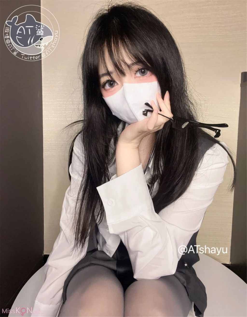Coser@AT鲨: 真空灰色裤袜 (50 photos)