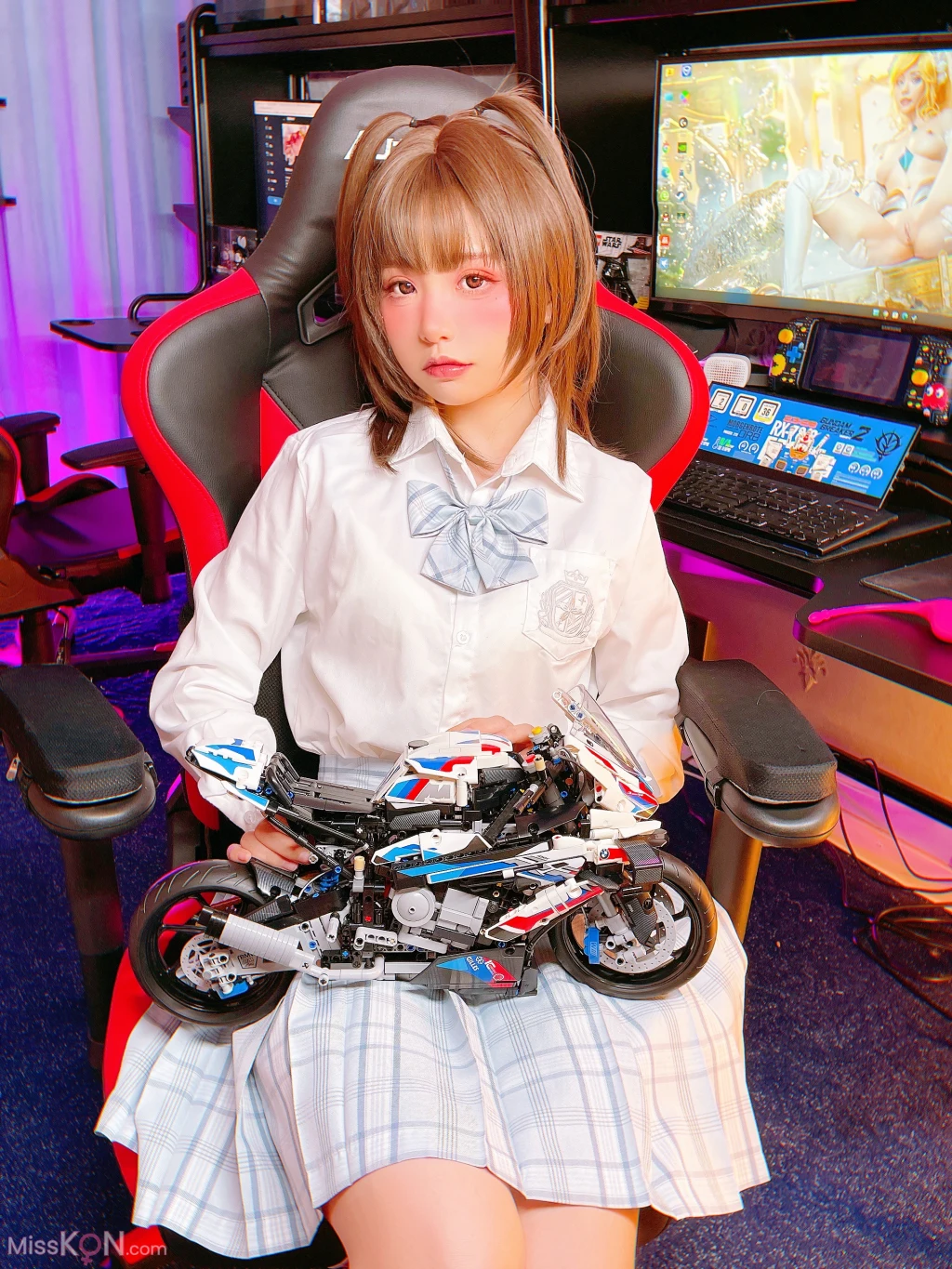 Coser@爆机少女喵小吉 (Nekokoyoshi): 小吉的电玩时间 (44 photos)