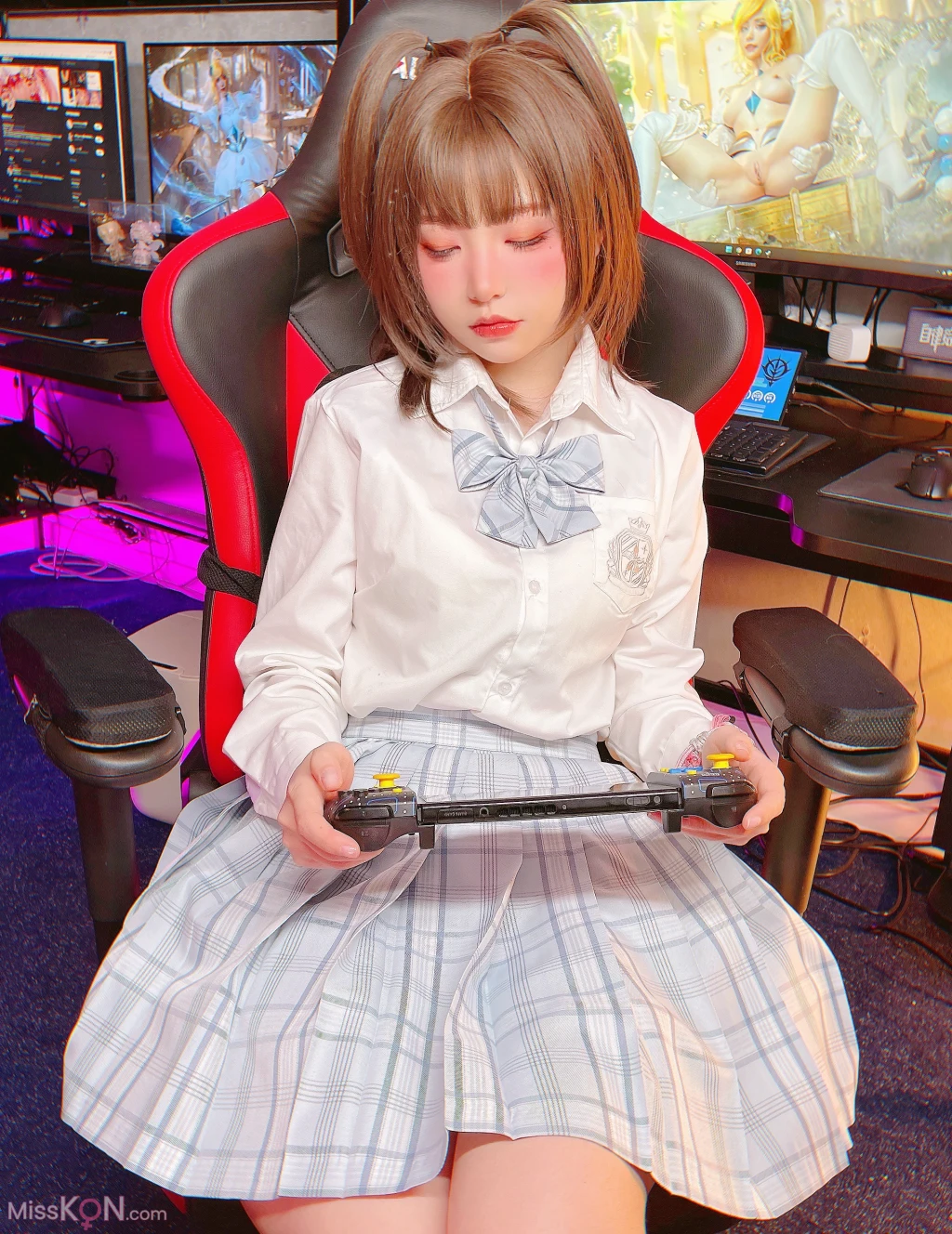 Coser@爆机少女喵小吉 (Nekokoyoshi): 小吉的电玩时间 (44 photos)