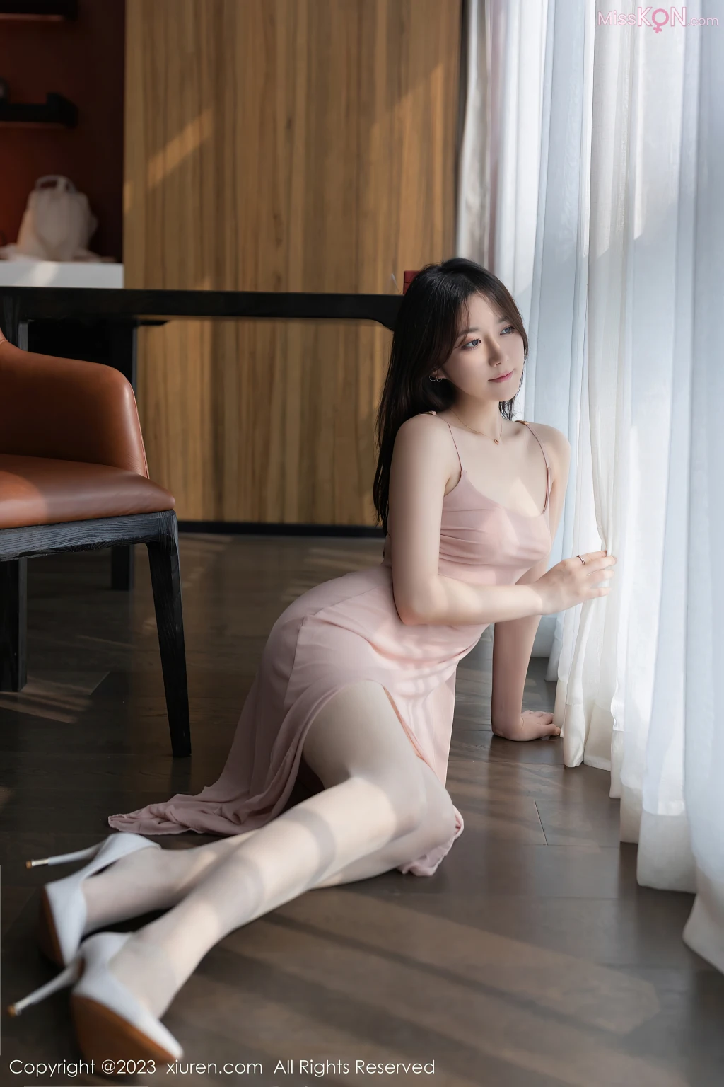 XIUREN No.7423 – 7432 (827 photos)