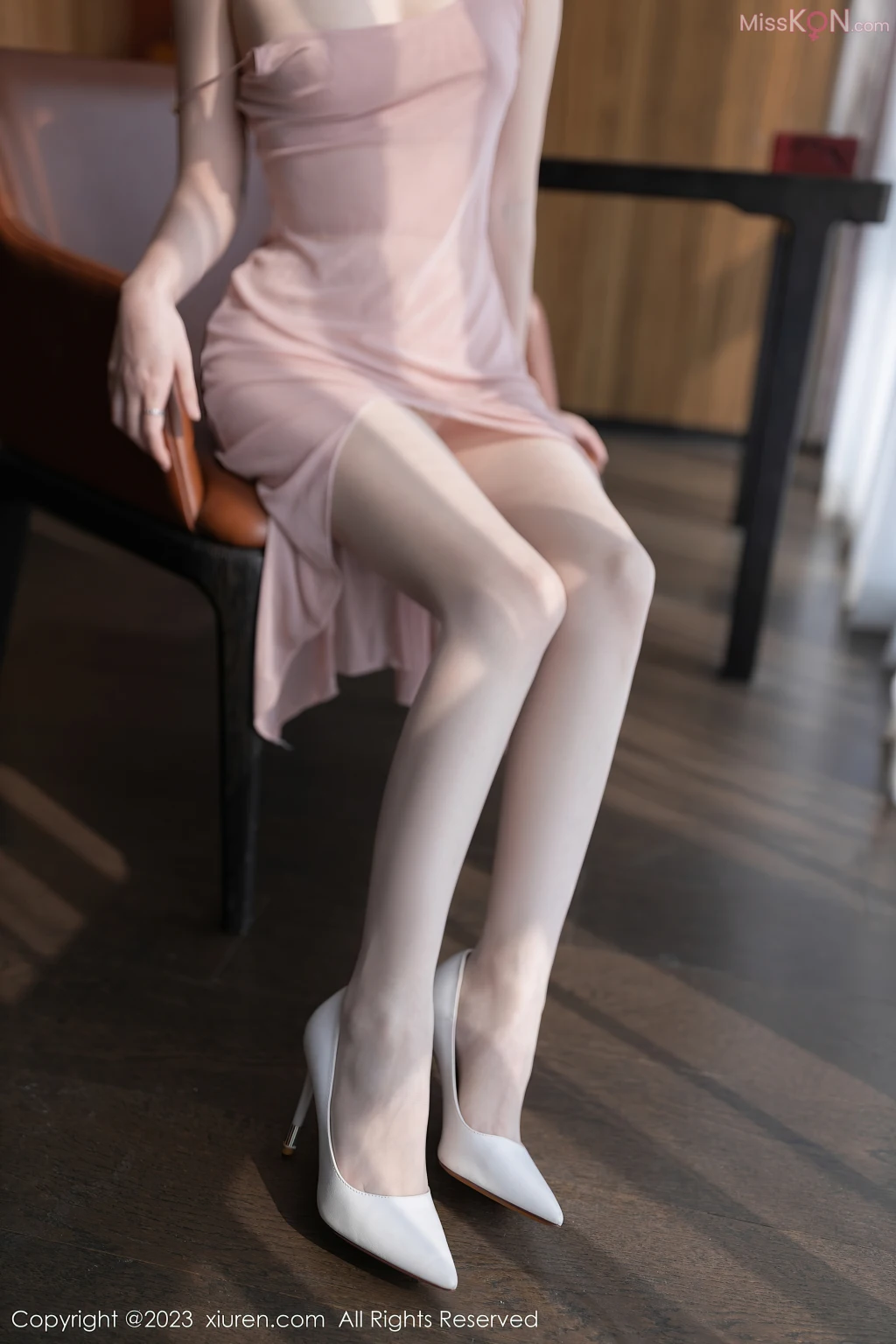 XIUREN No.7423 – 7432 (827 photos)