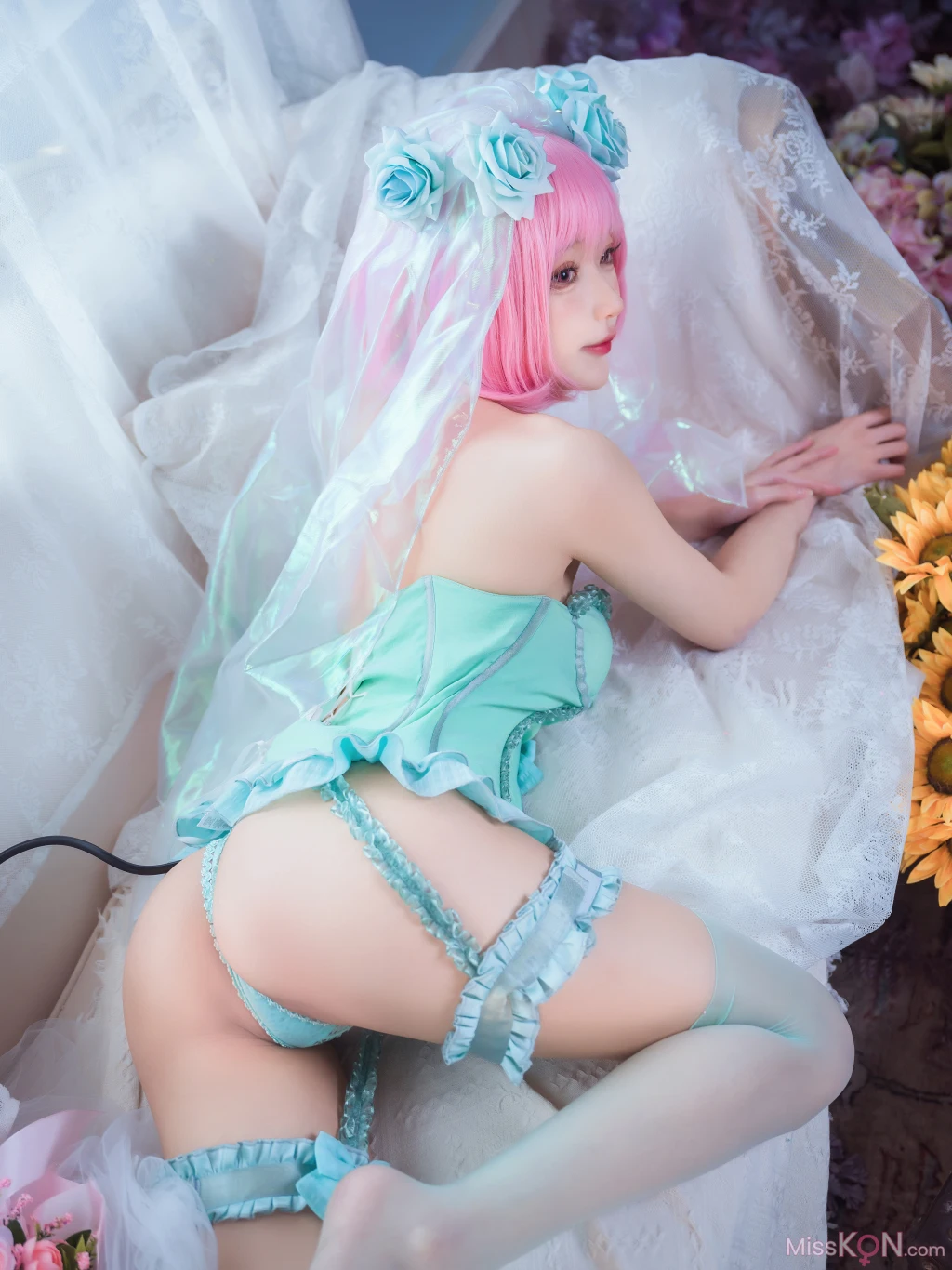 Coser@阿包也是兔娘: 王女梦梦 婚纱内衣 (33 photos)