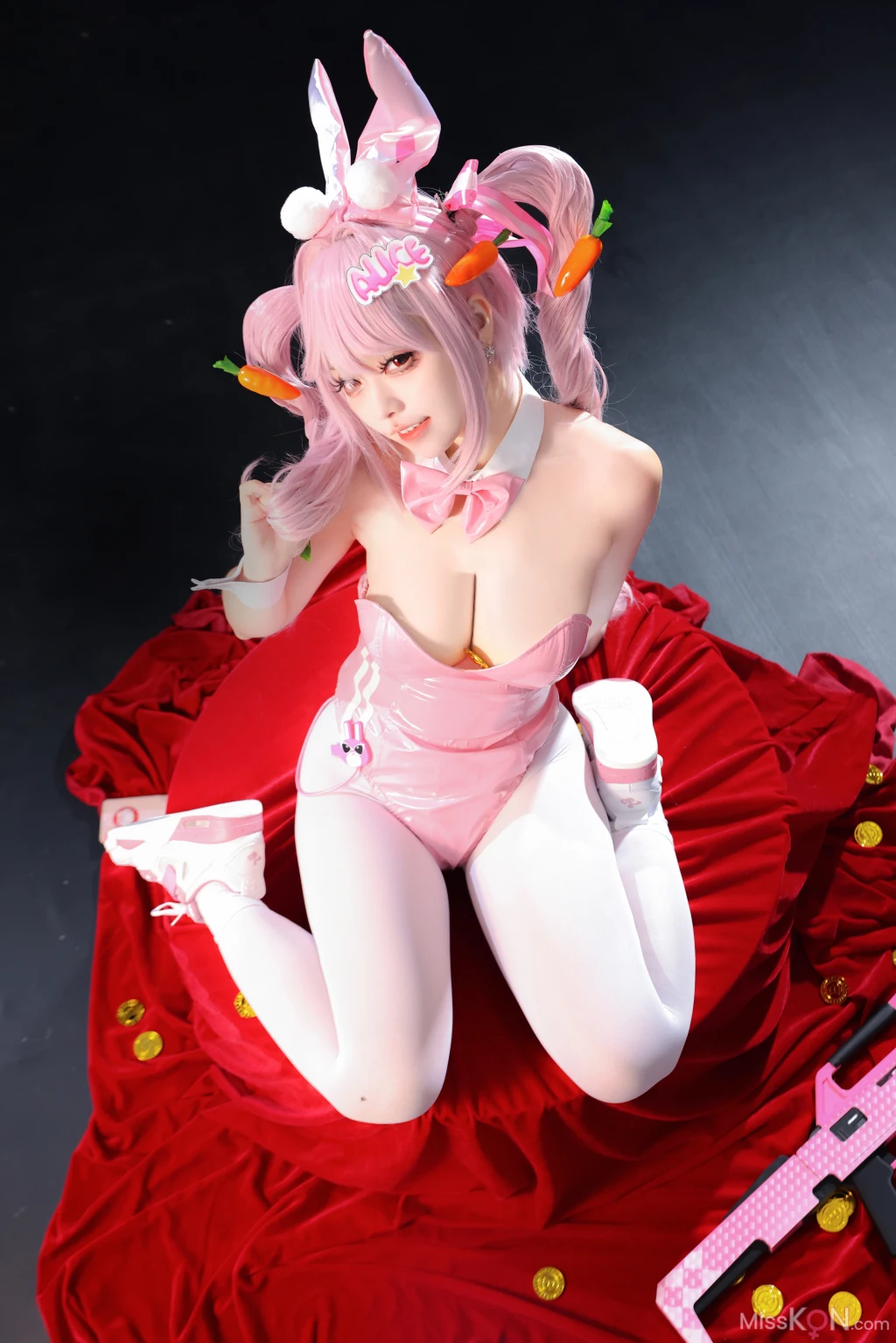 Coser@G44不会受伤: 爱丽丝兔女郎 (15 photos)