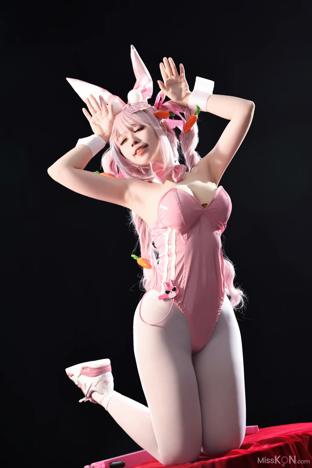 Coser@G44不会受伤: 爱丽丝兔女郎 (15 photos)