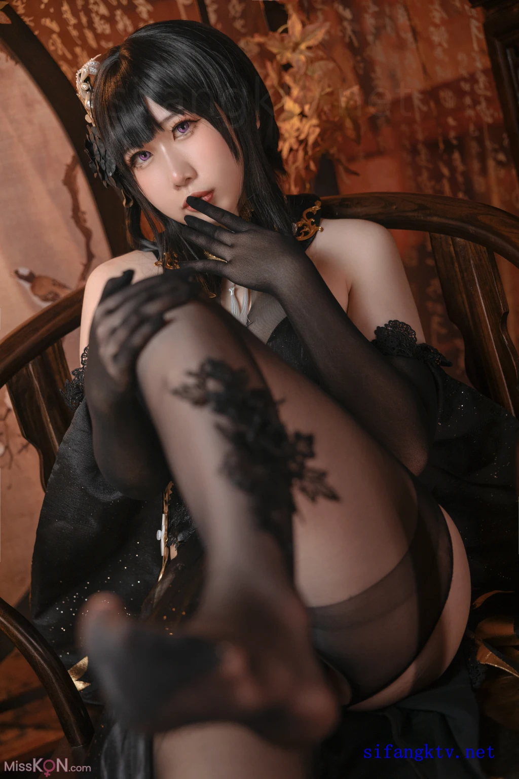 Coser@九言: 喜茶苍苍子 碧蓝航线 镇海白黒双人 (34 photos )