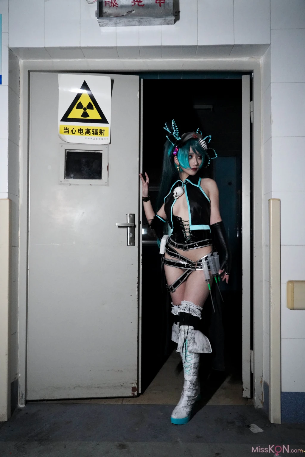 Coser@絞肉姬Walküre: Karune SHI-E (45 photos)
