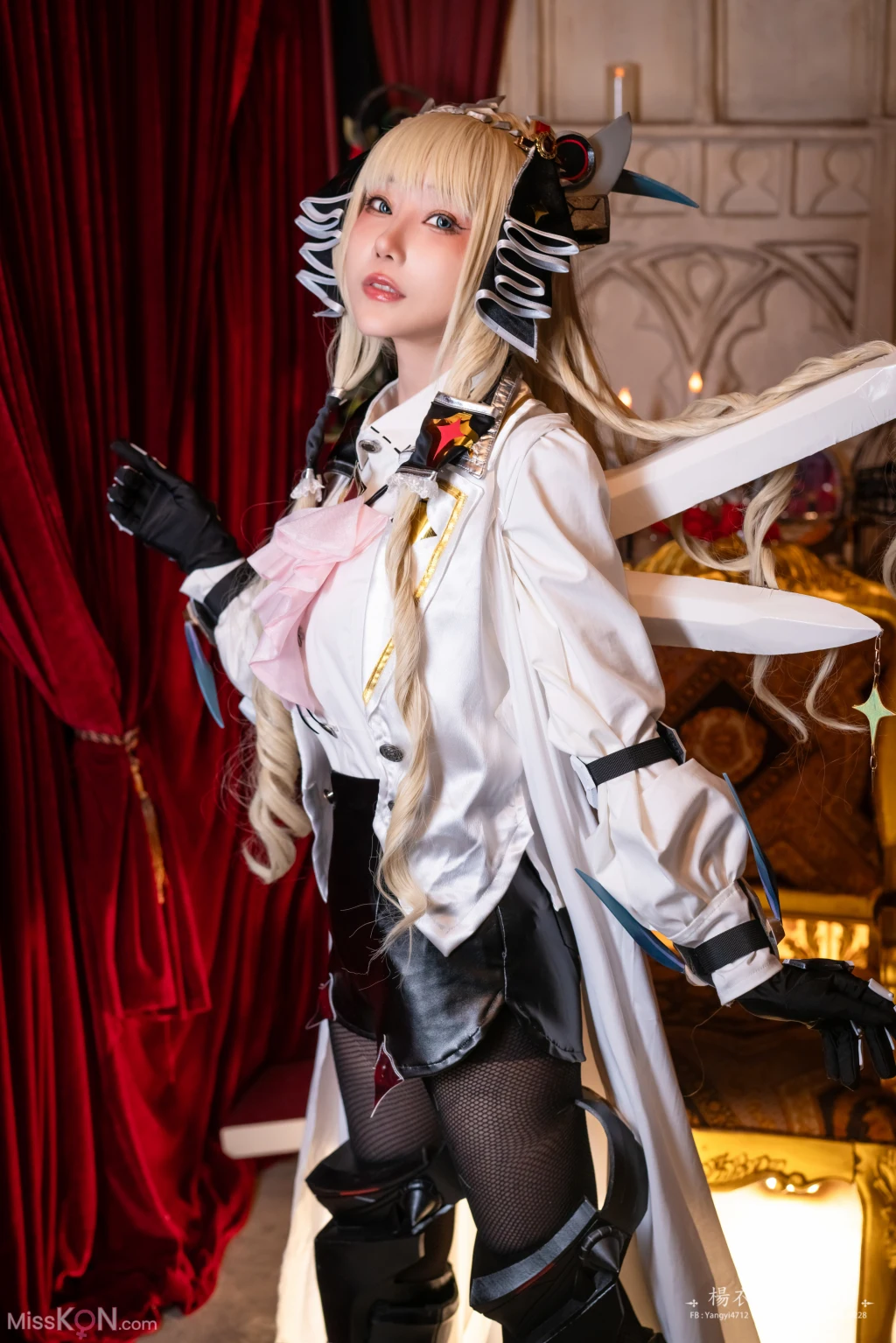 Coser@楊衣Yangyi: Crown (33 photos)