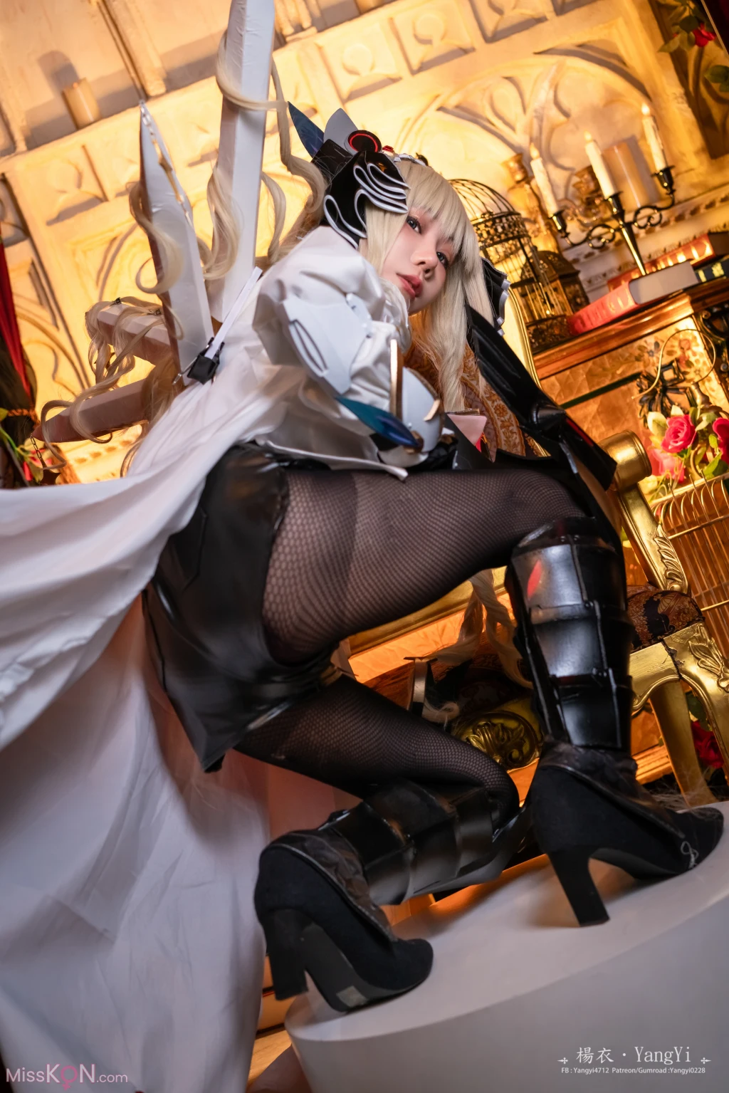 Coser@楊衣Yangyi: Crown (33 photos)
