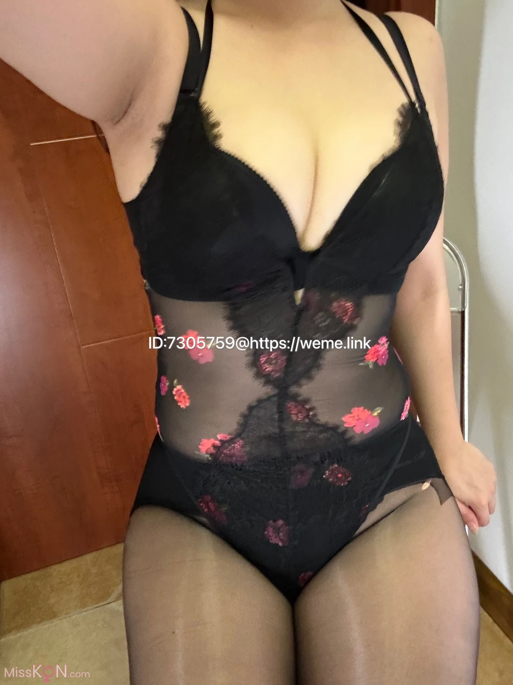 美邵女baby: 丝袜美腿 (57 photos)