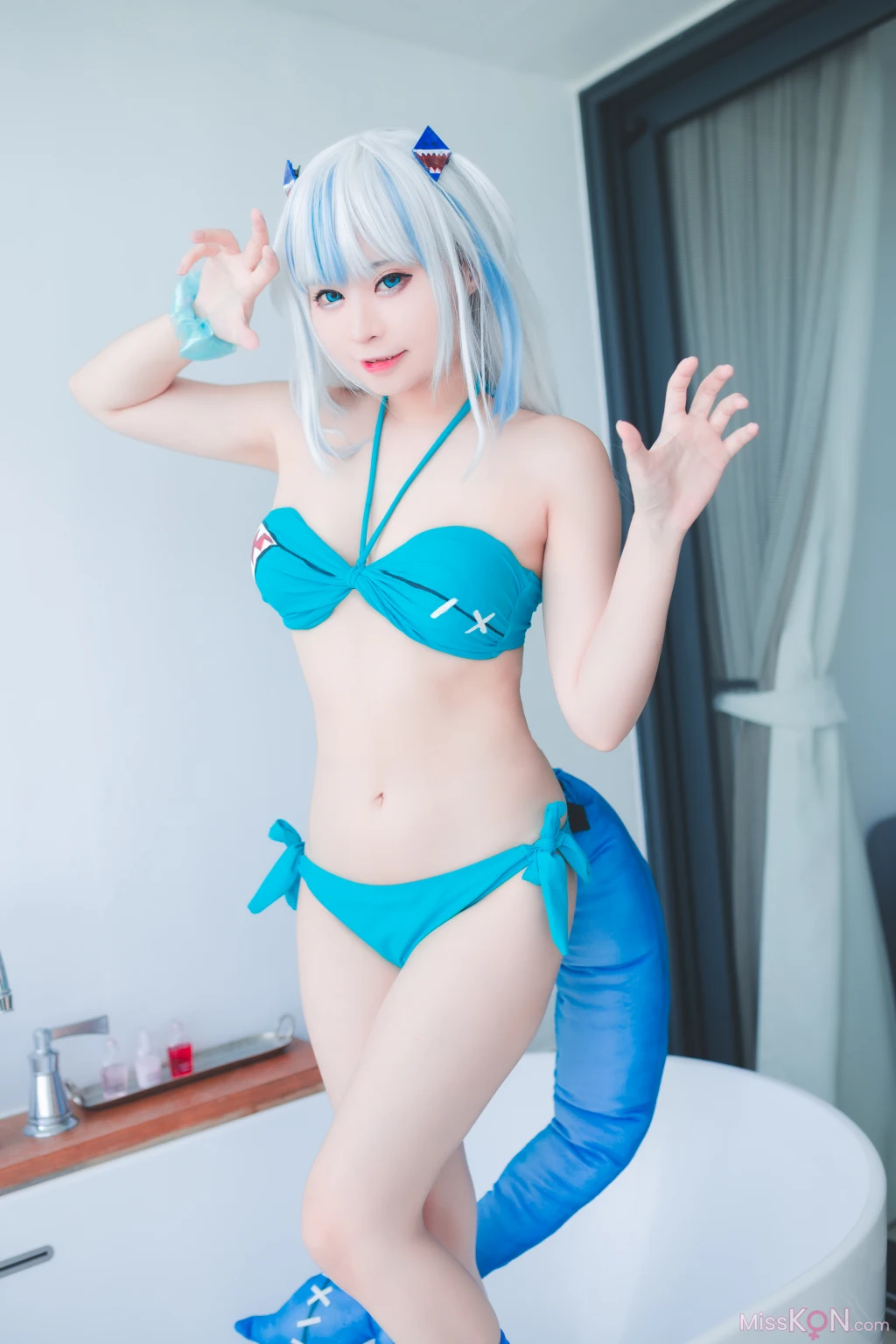 Coser@MeenFox: Gawr Gura Swim (40 photos)