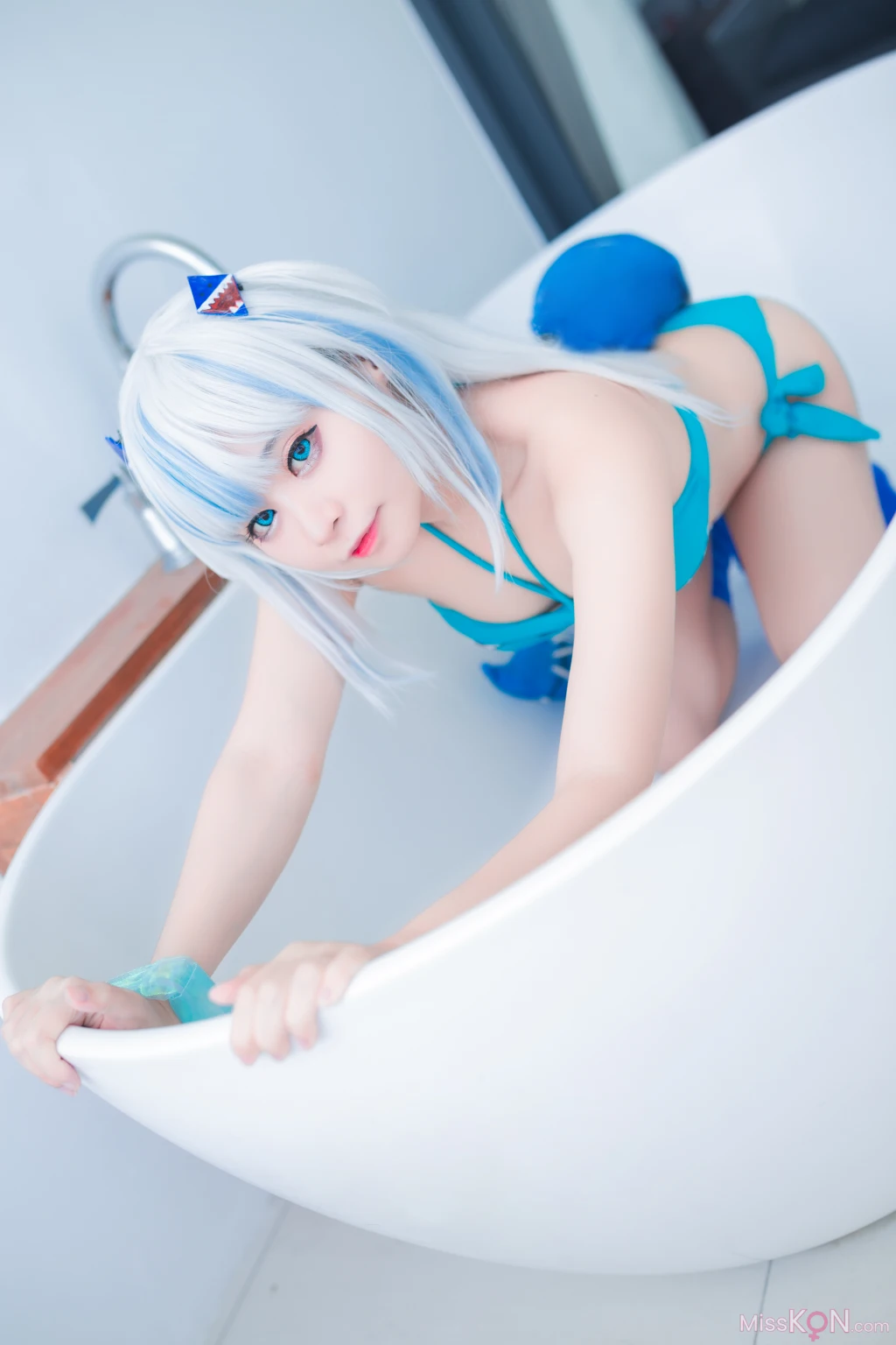 Coser@MeenFox: Gawr Gura Swim (40 photos)