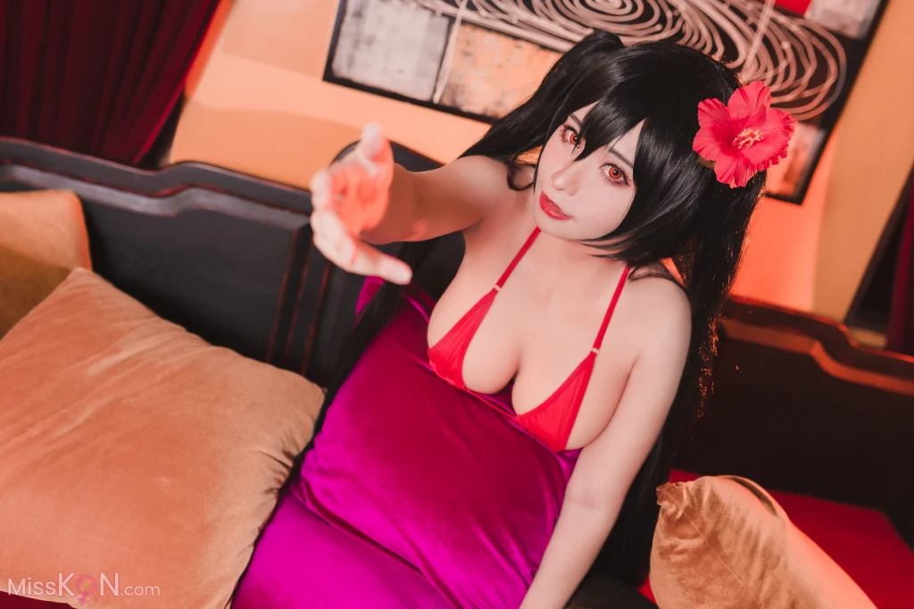 Coser@MeenFox: Taihou Azur Lane (Micro Bikini Suit) 18+ (32 photos )